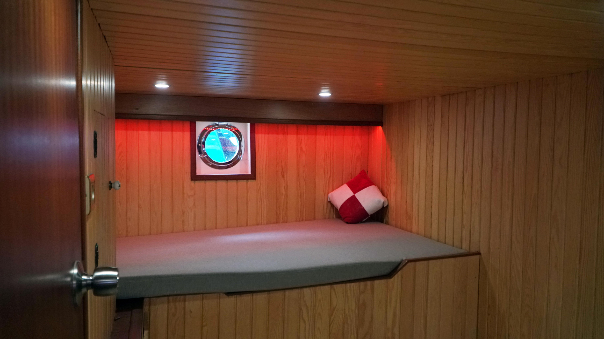 Motoryacht — photo 29