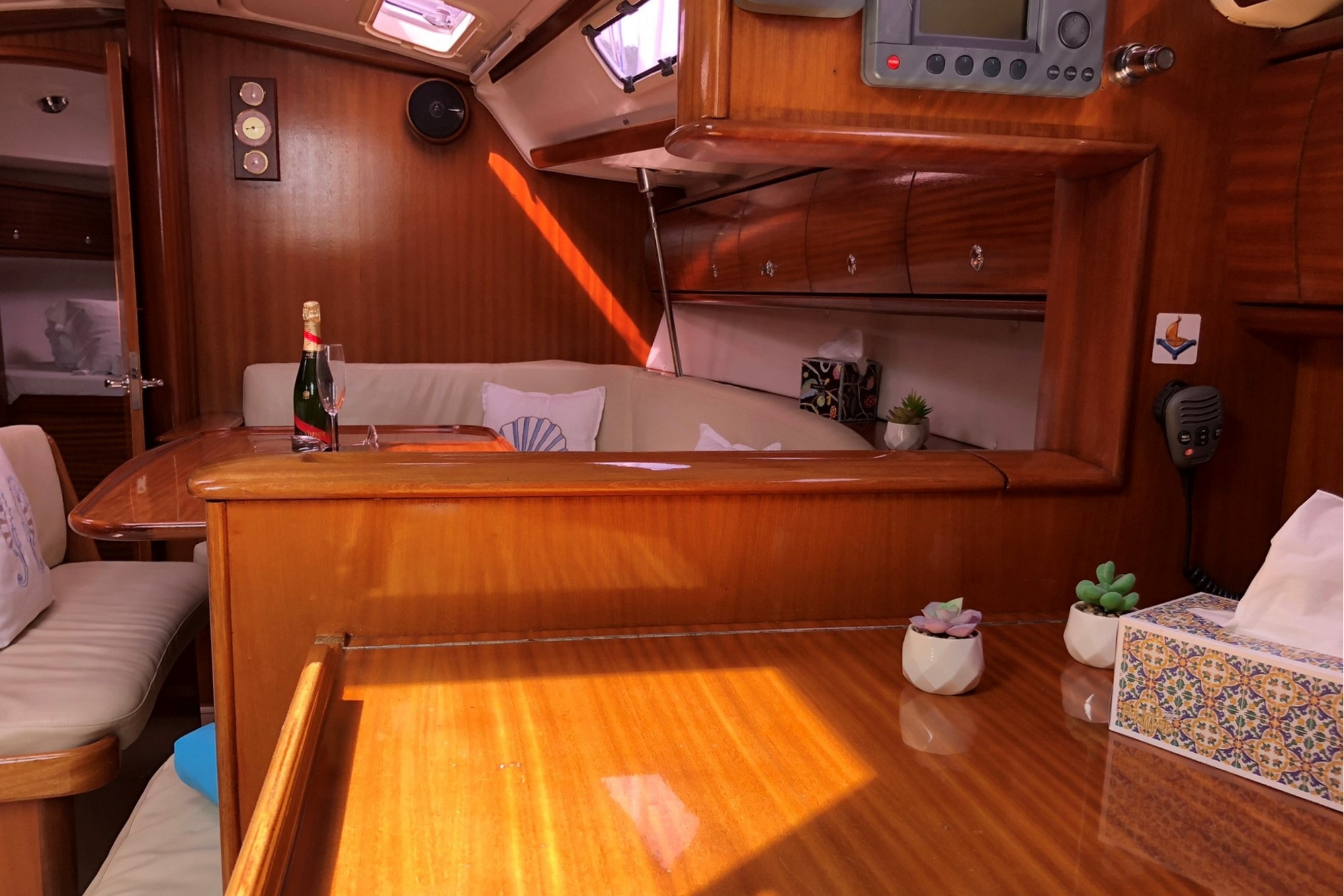 Bavaria 38 — photo 24