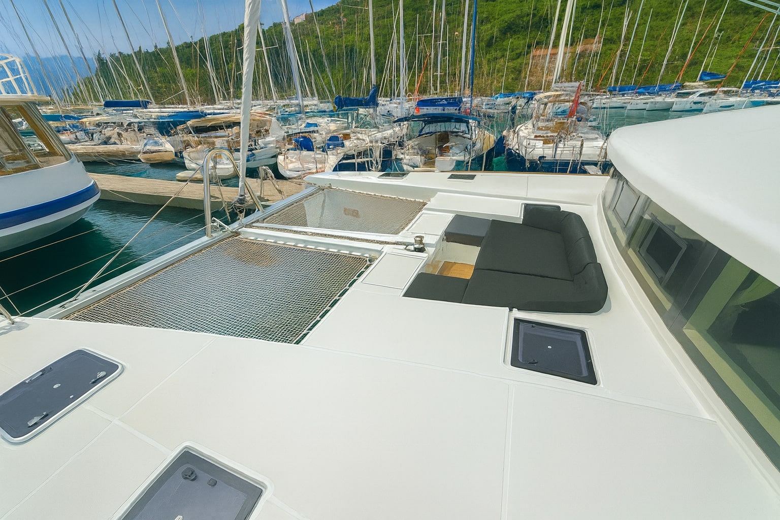 Lagoon 52F — photo 6