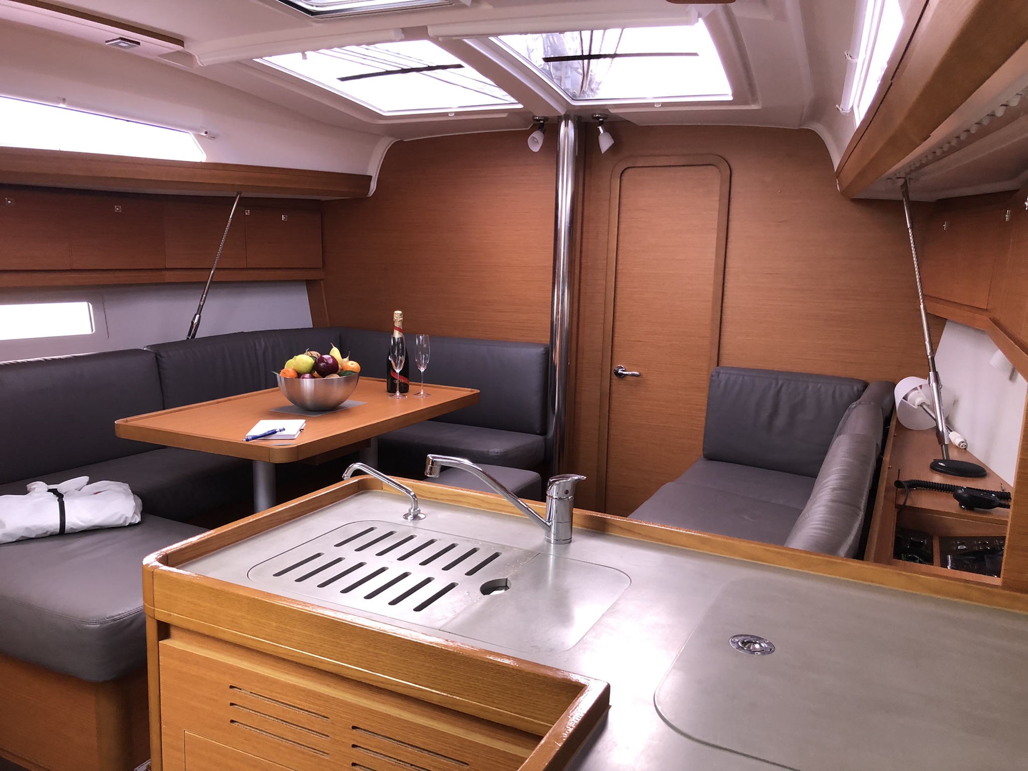Dufour 412 Grand large — photo 9
