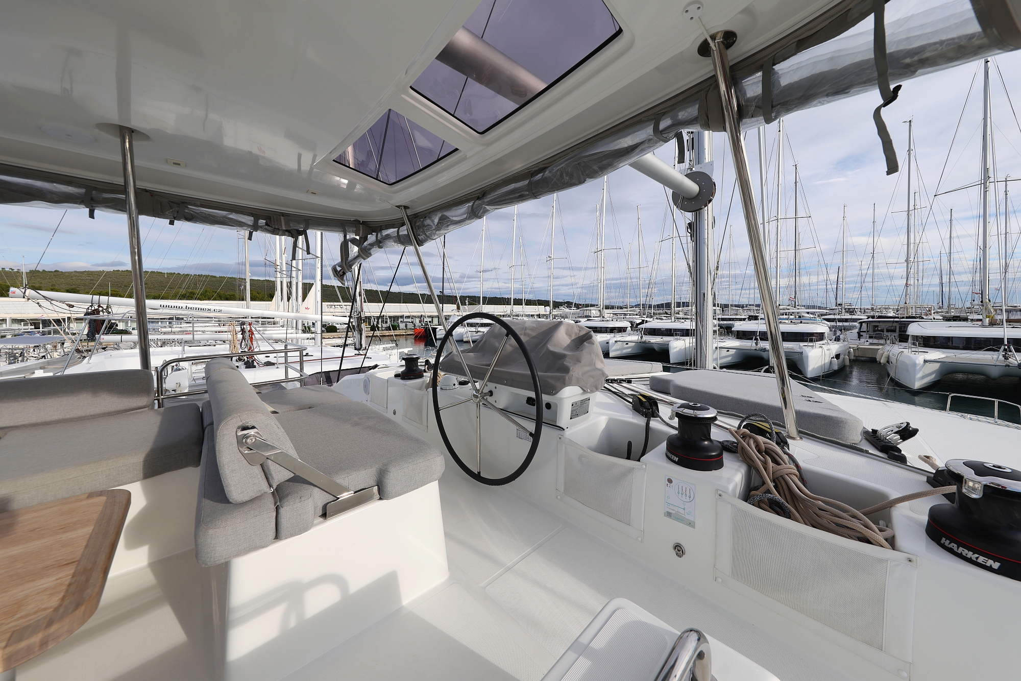 Lagoon 51 - 6 cabins/4heads — photo 9
