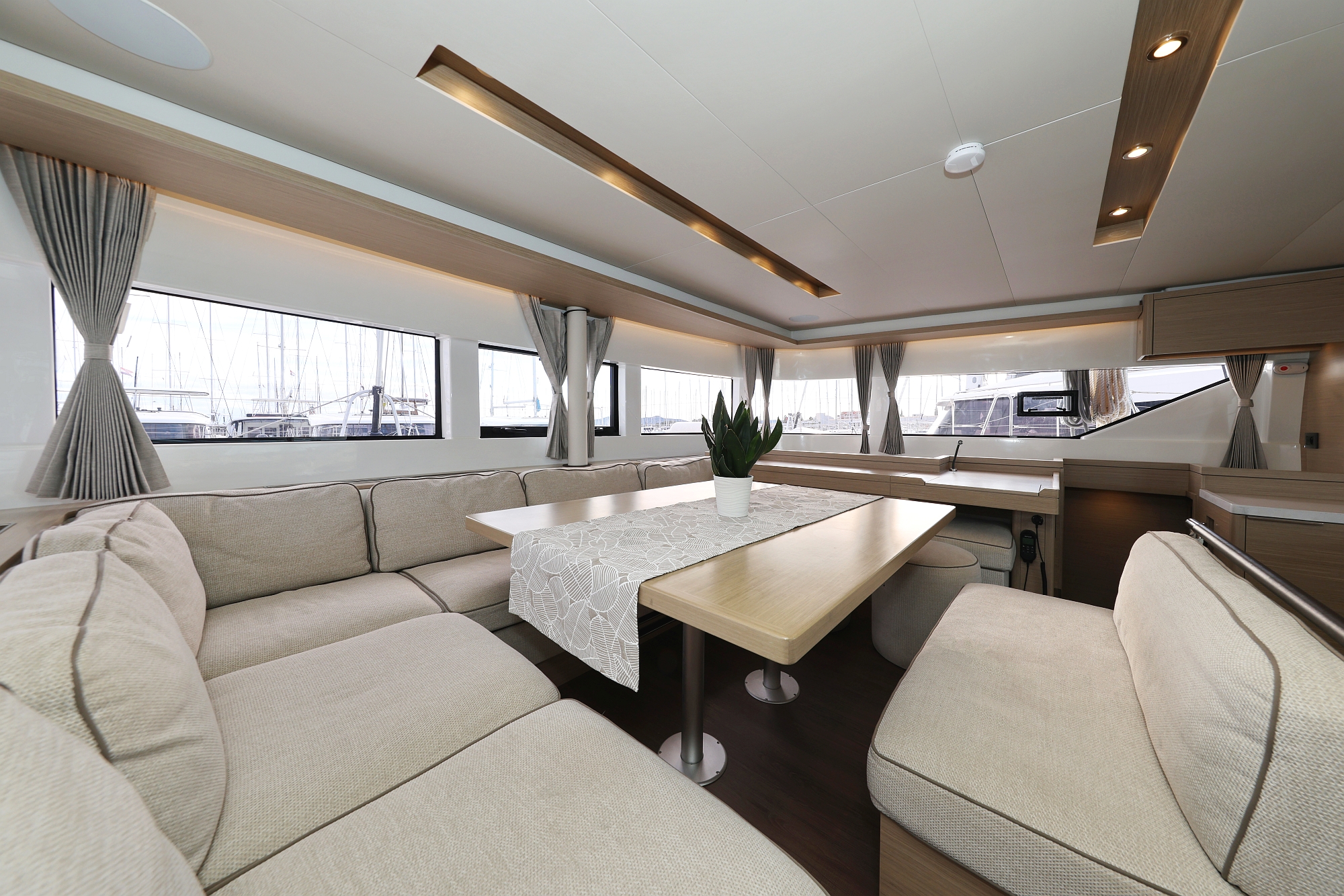 Lagoon 51 - 6 cabins/4heads — photo 13