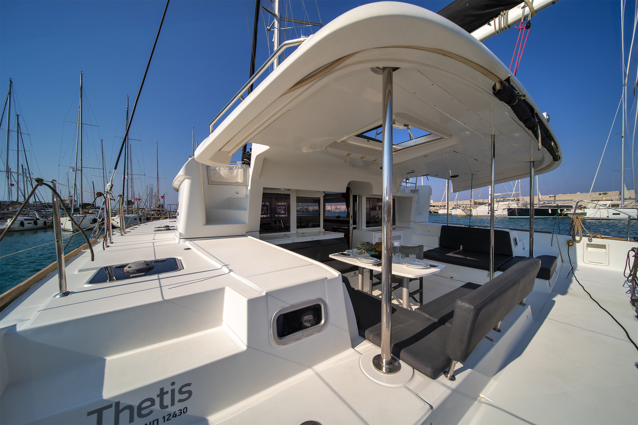 Lagoon 450 Fly & GEN — photo 17