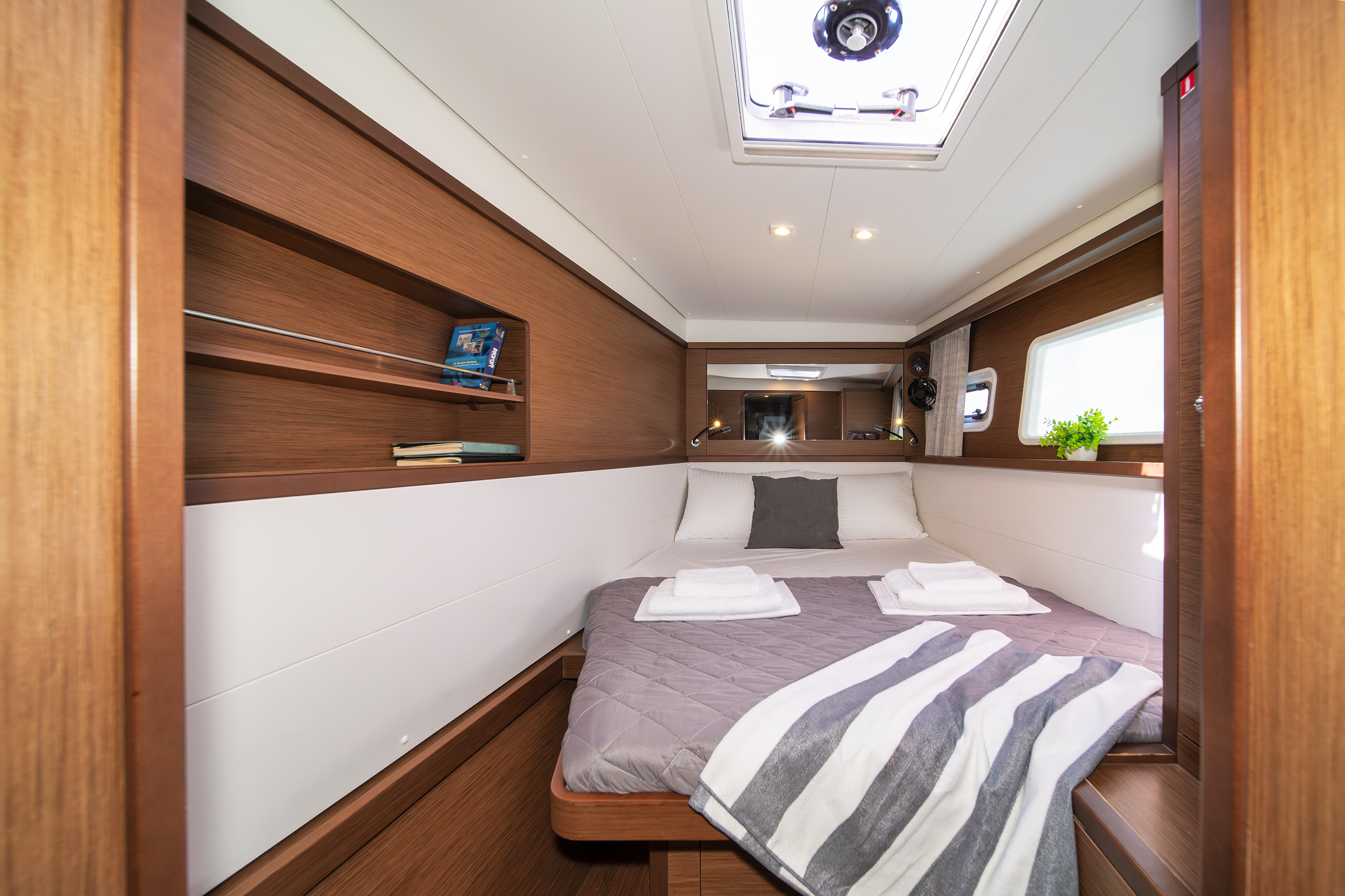 Lagoon 450 Fly & GEN — photo 22