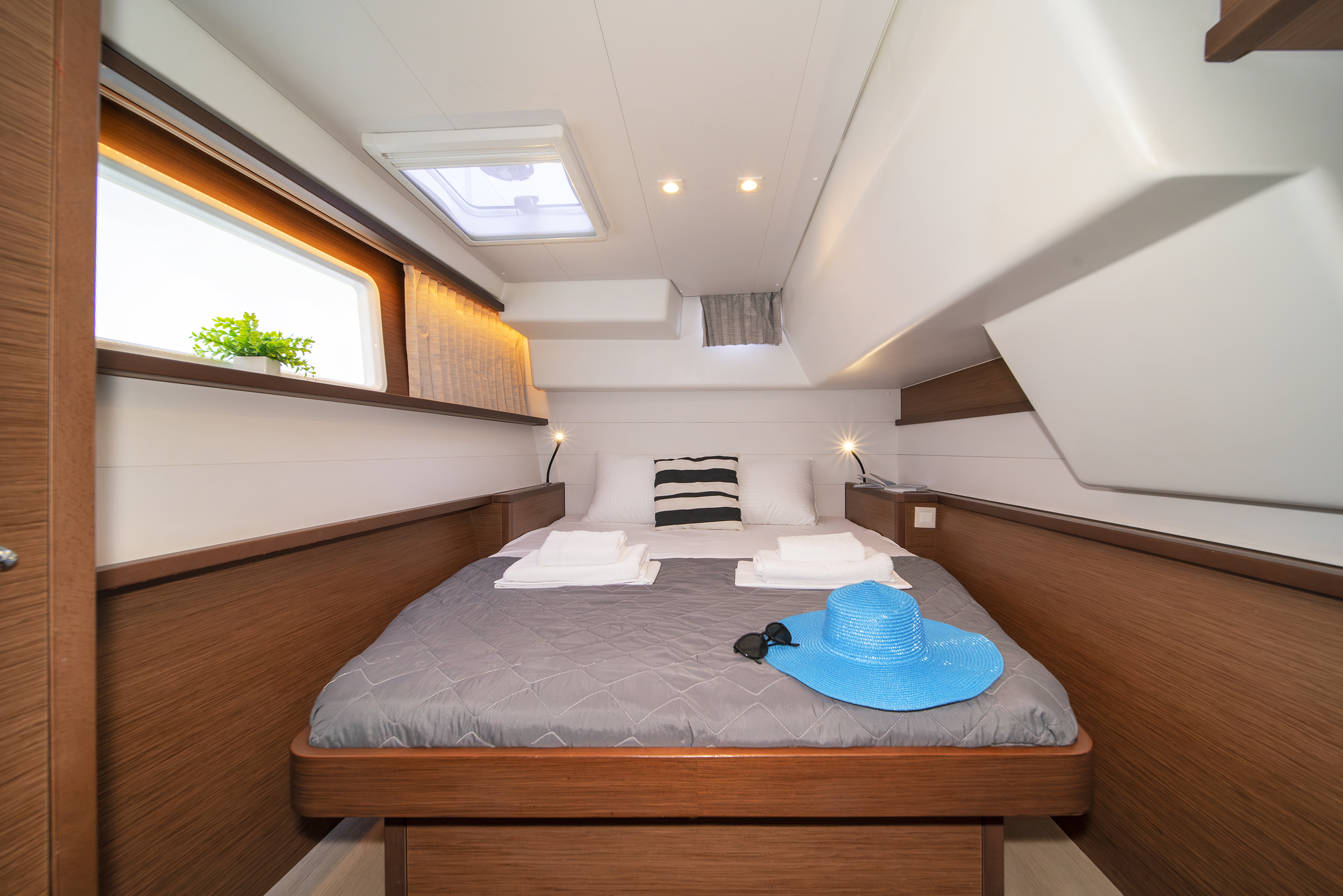 Lagoon 450 Fly & GEN — photo 7