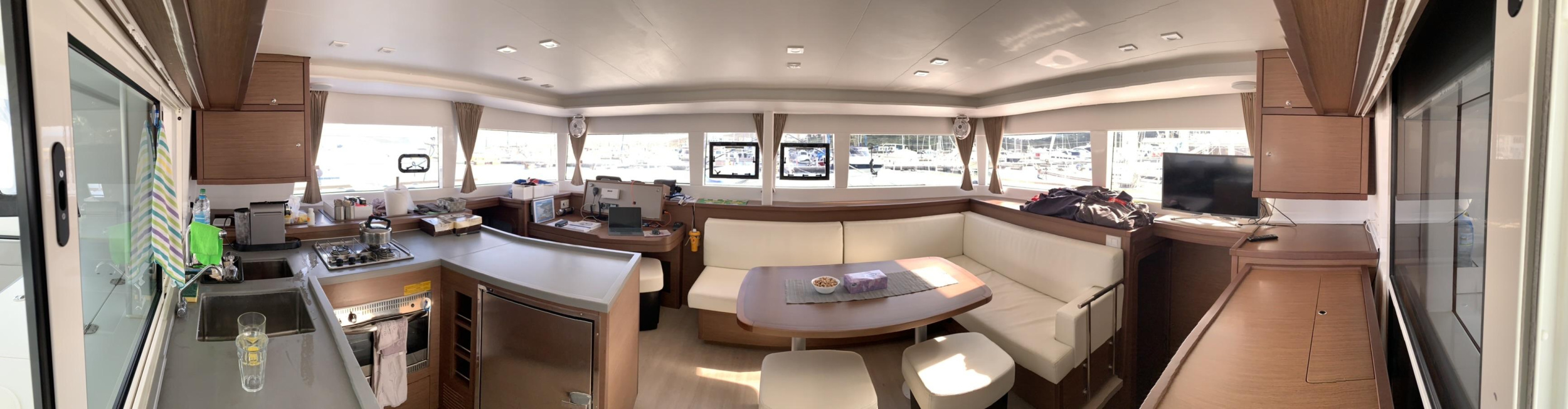 Lagoon 450F — photo 13