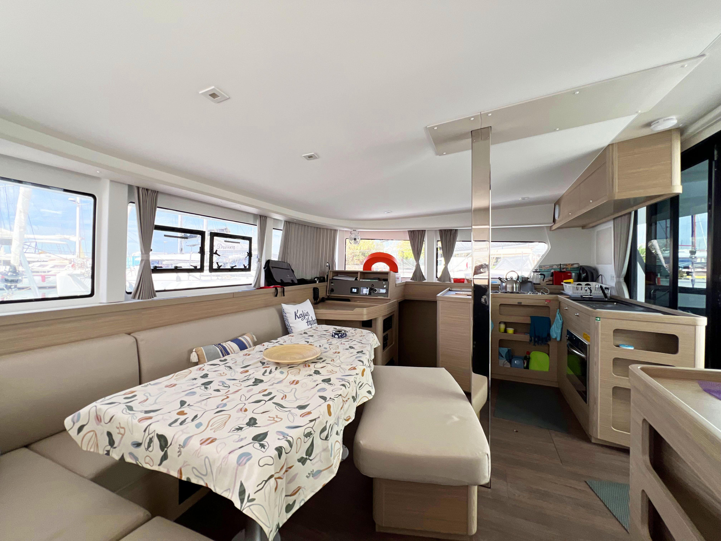Lagoon 42 — photo 22