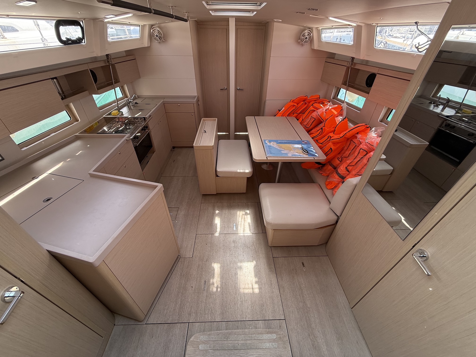 Oceanis 46.1 — photo 15
