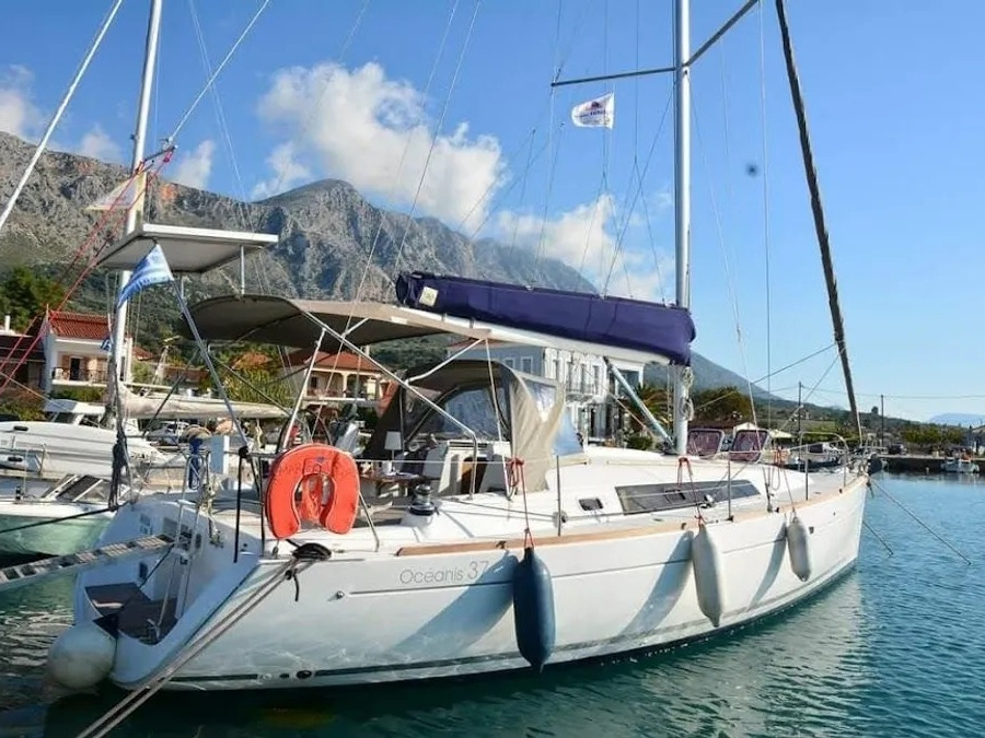 Oceanis 37 — photo 1