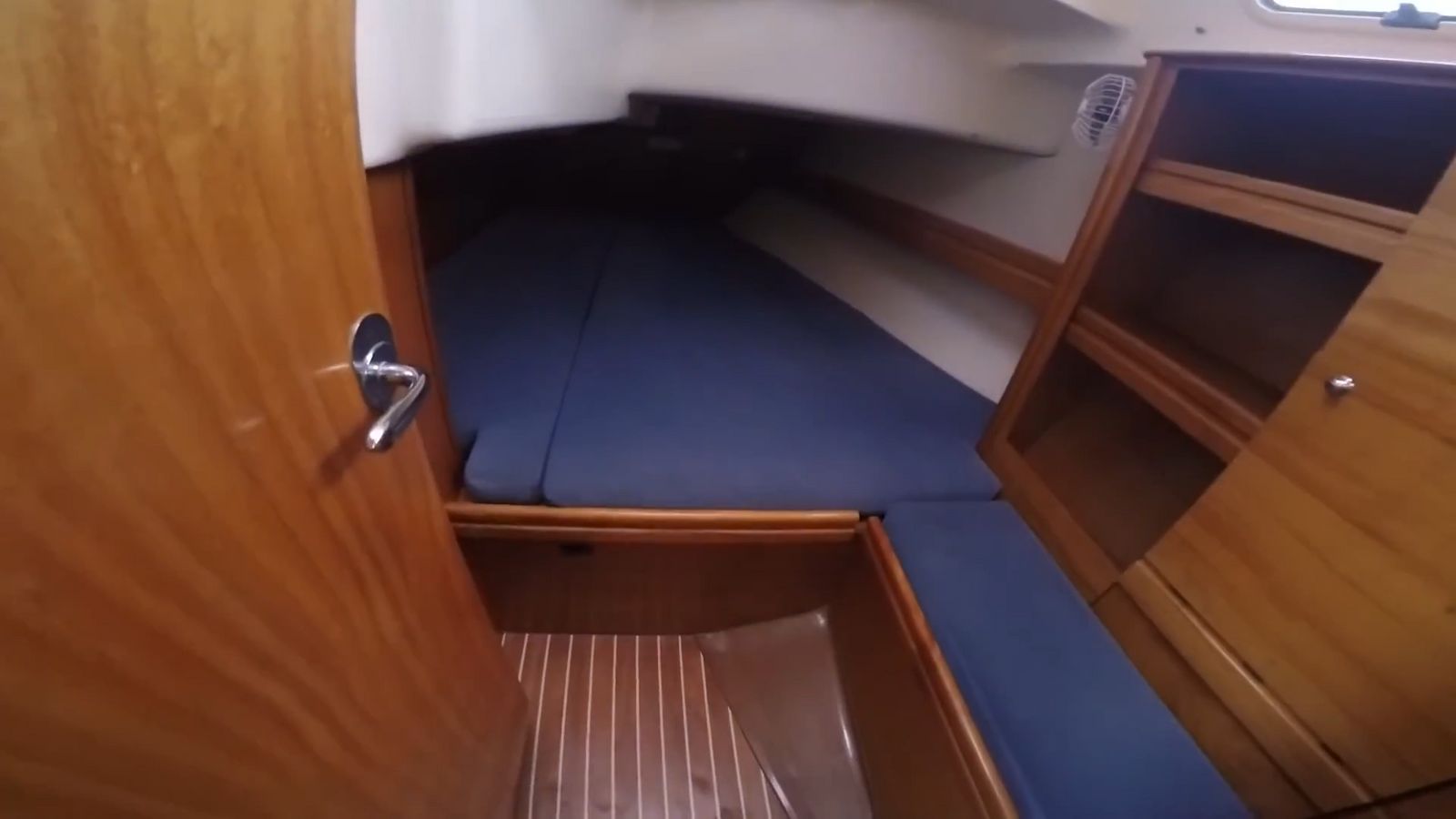 Bavaria 37 — photo 8