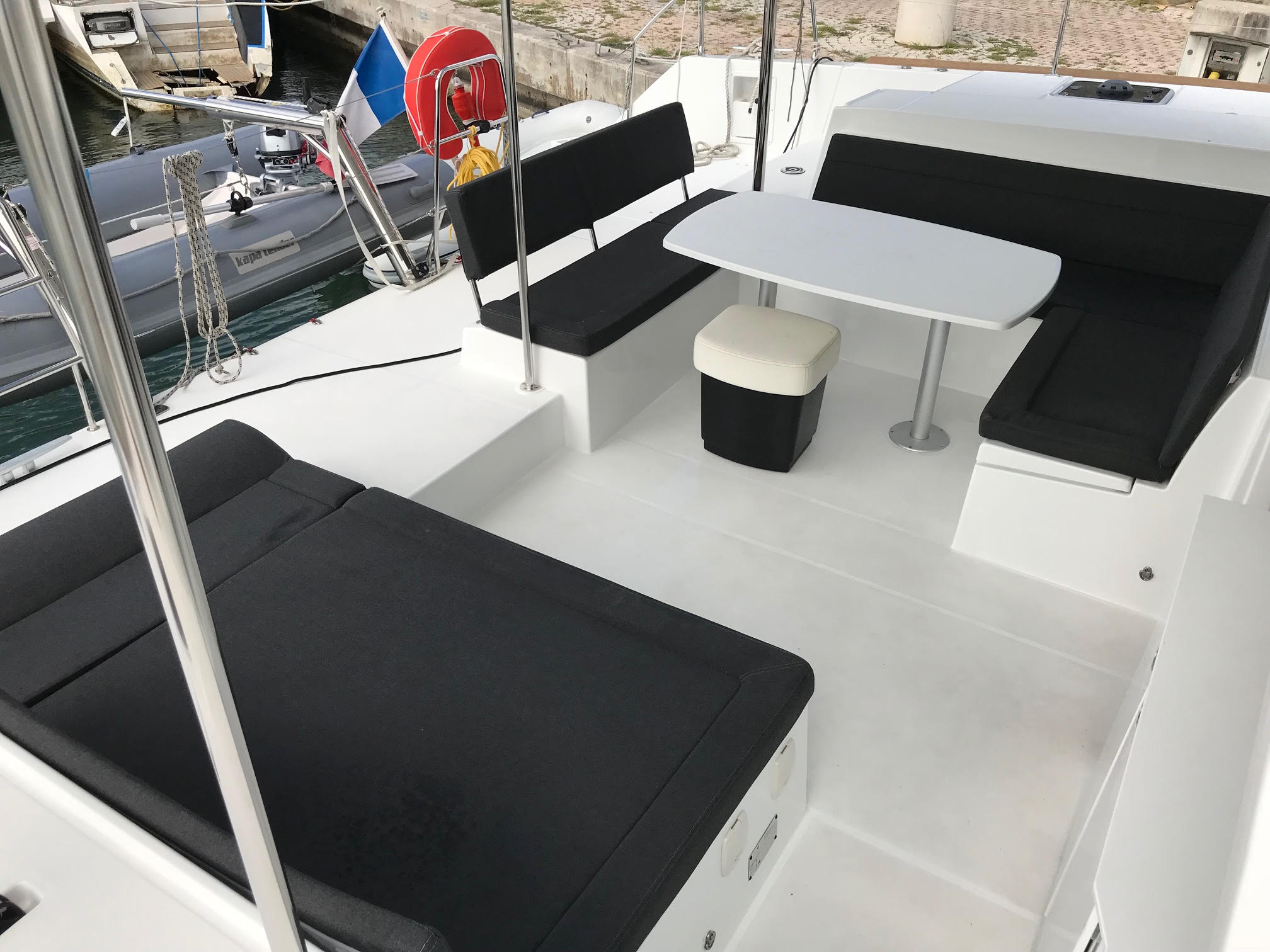 Lagoon 450 — photo 8