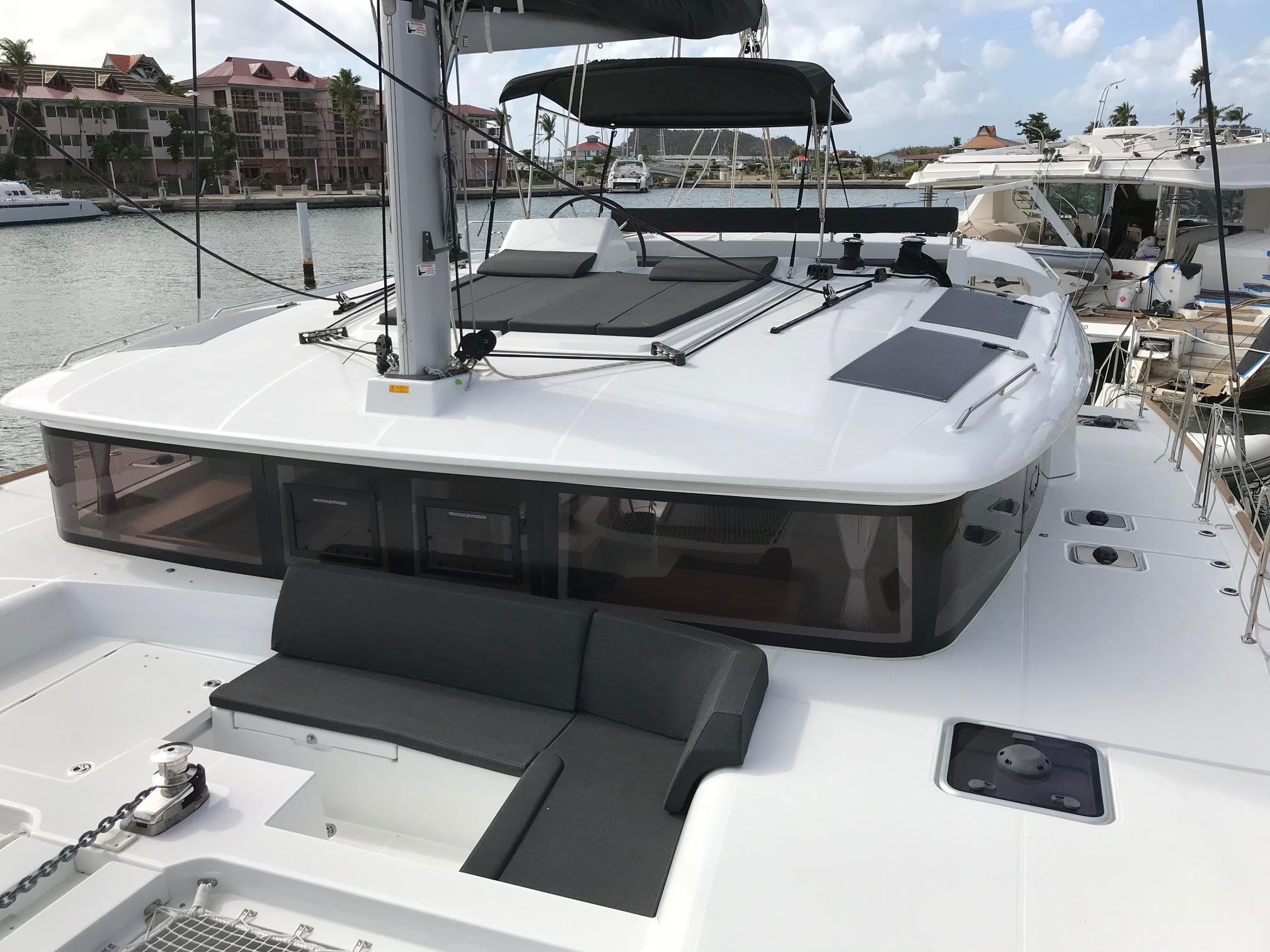 Lagoon 450 — photo 3