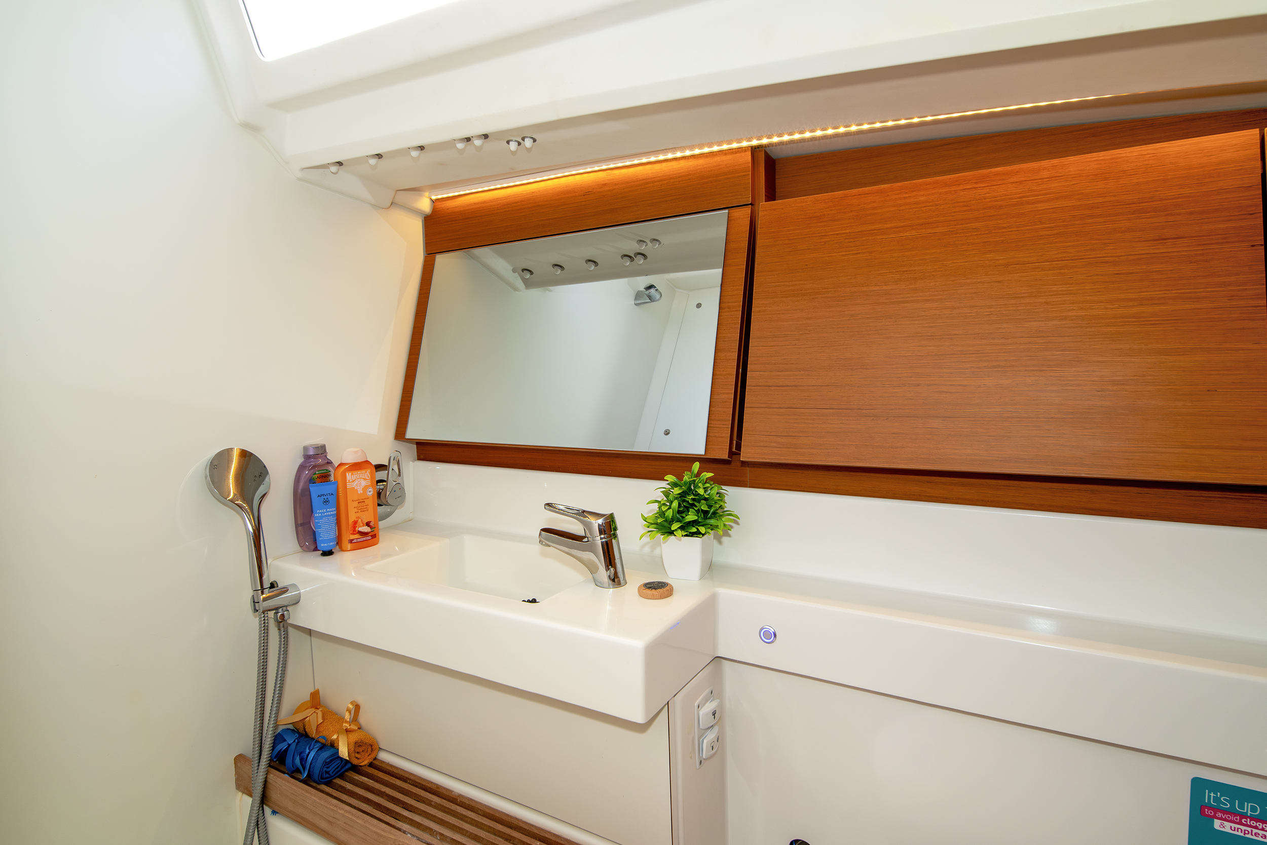 Sun Odyssey 440 — photo 23