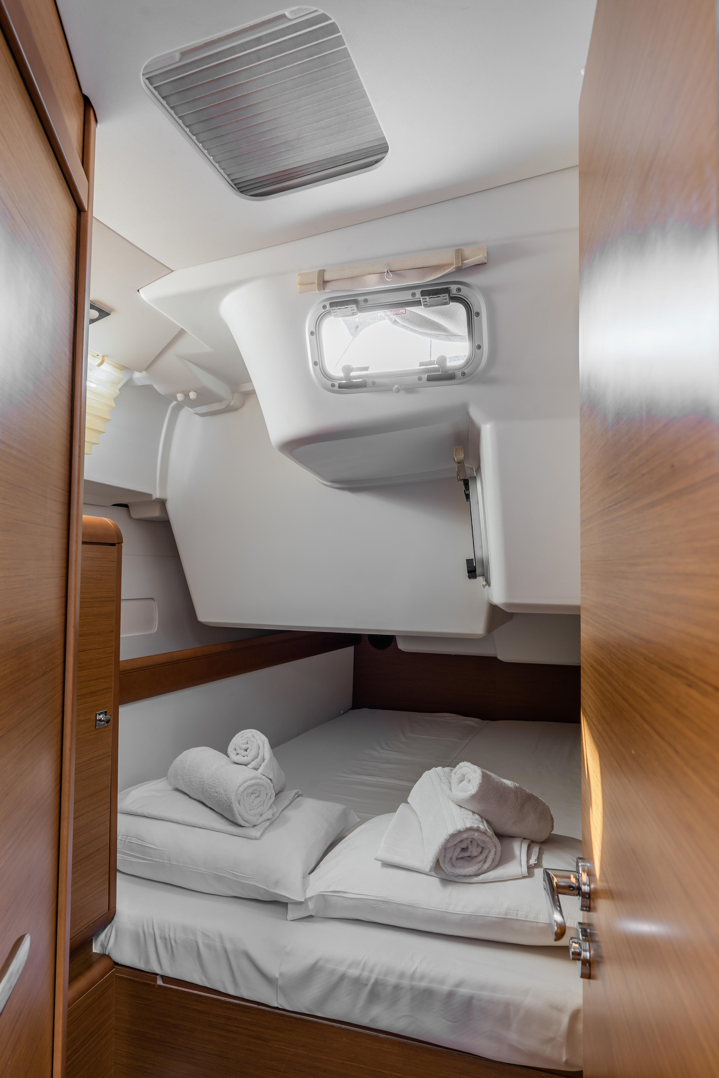 Sun Odyssey 519 - 4 cabs — photo 2