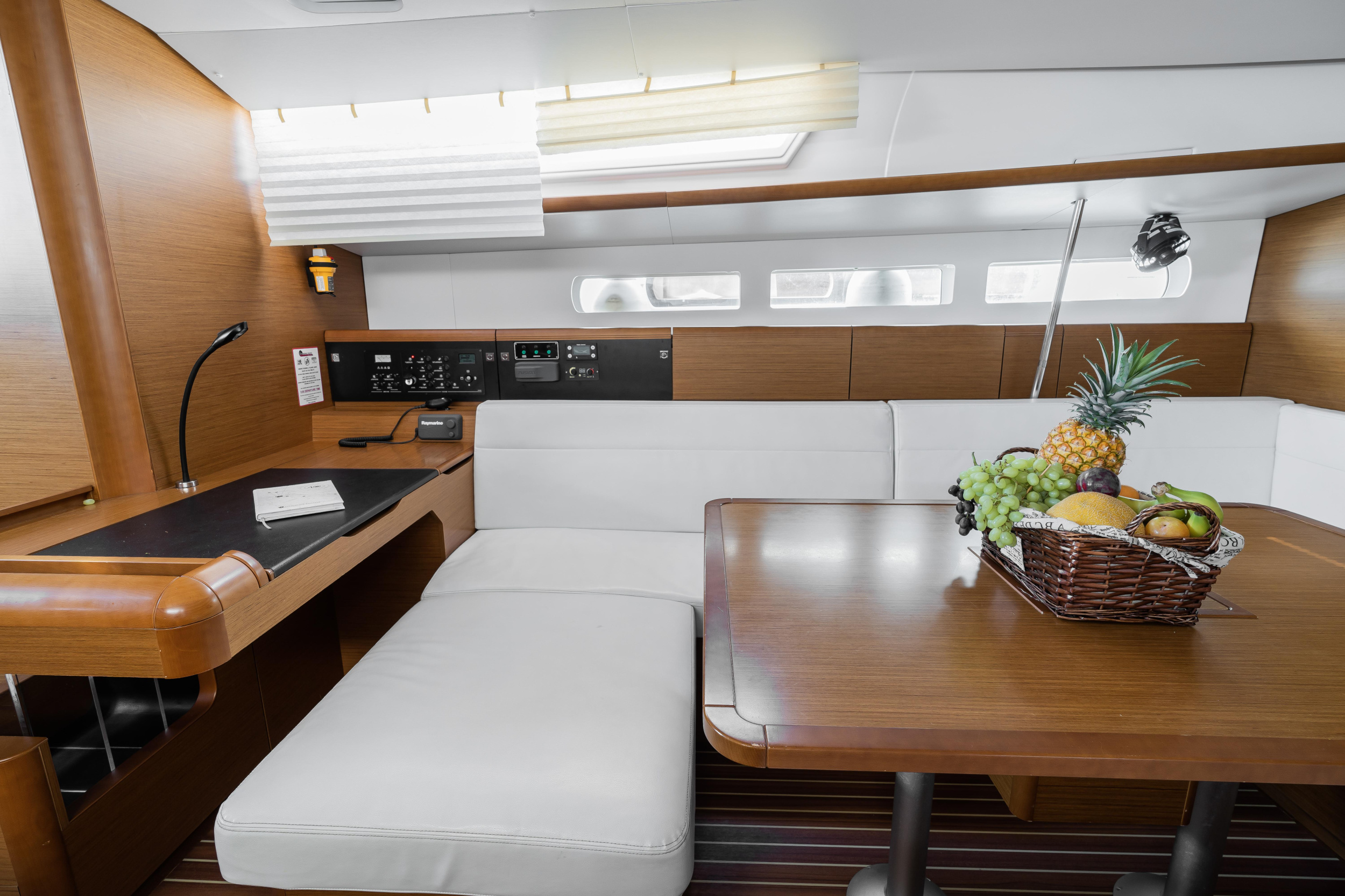 Sun Odyssey 519 - 4 cabs — photo 5