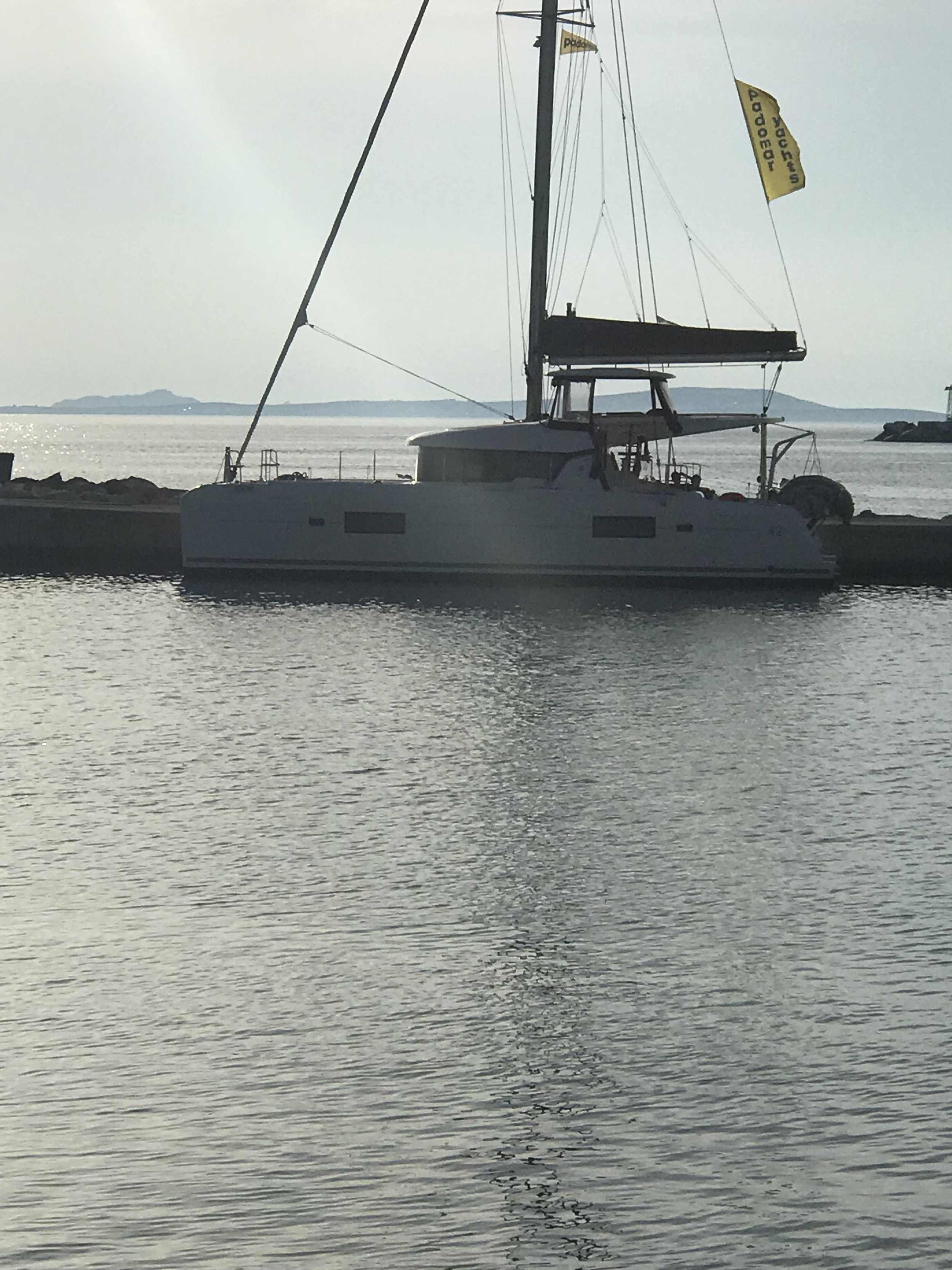 Lagoon 42 — photo 3