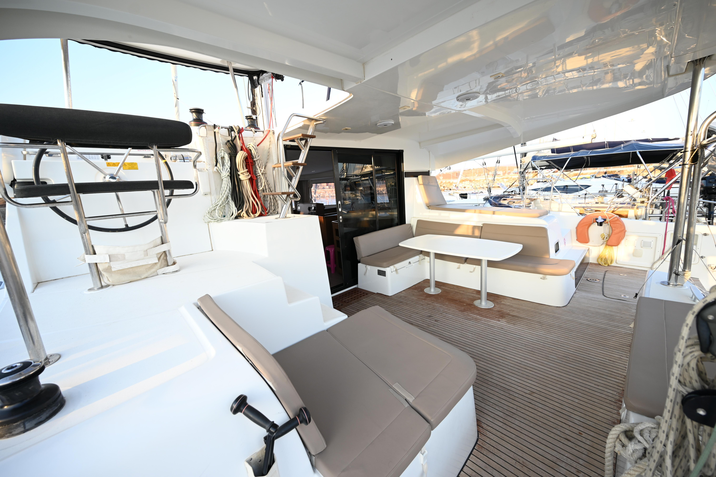 Lagoon 42 — photo 10