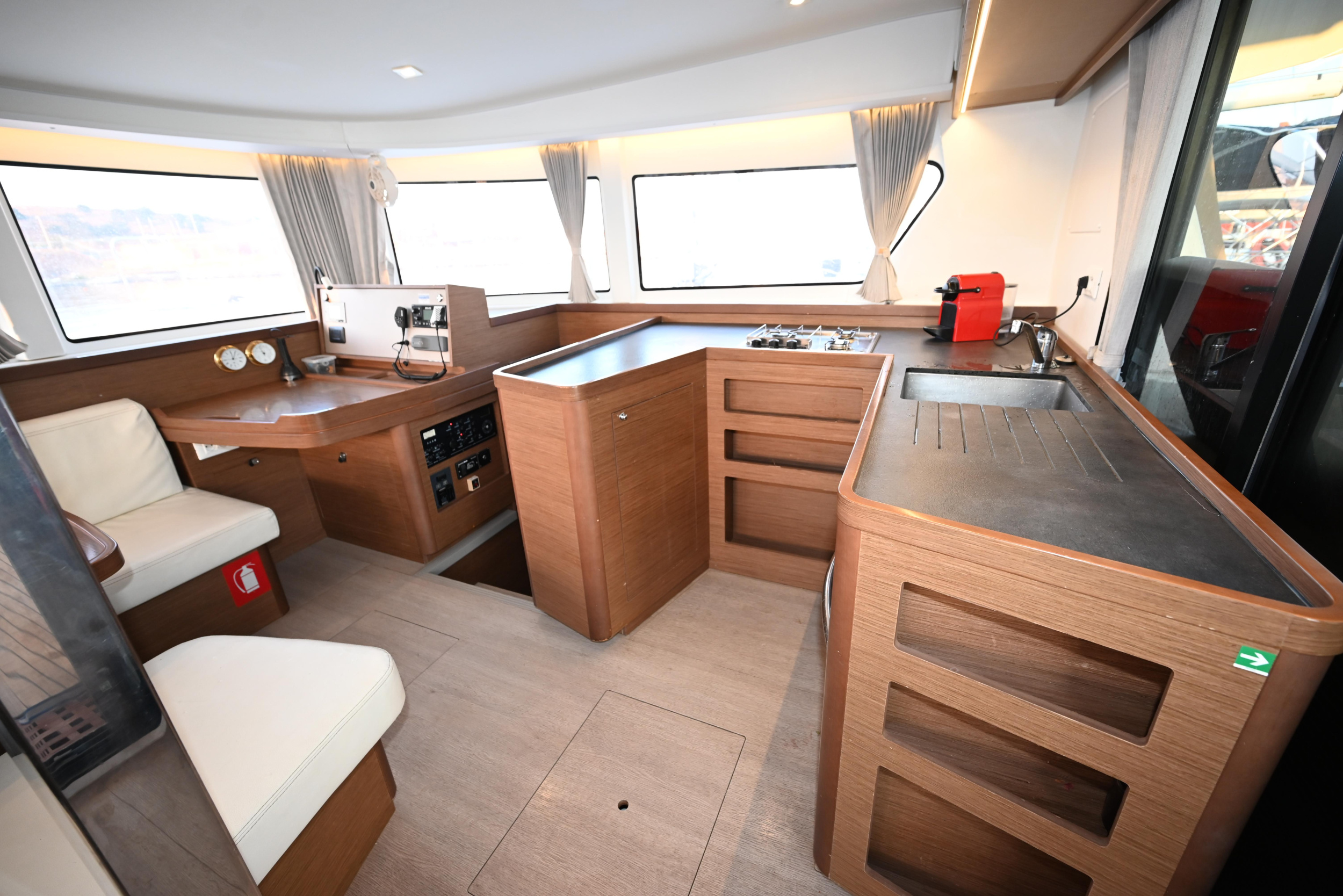 Lagoon 42 — photo 15