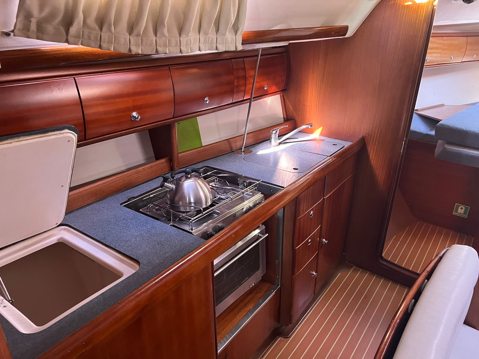 Bavaria 38[G] — photo 8