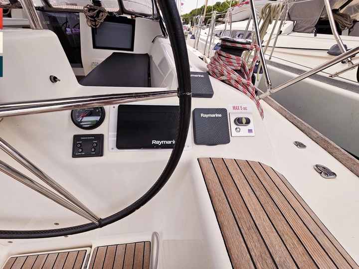 Dufour 460 Grand Large — photo 18