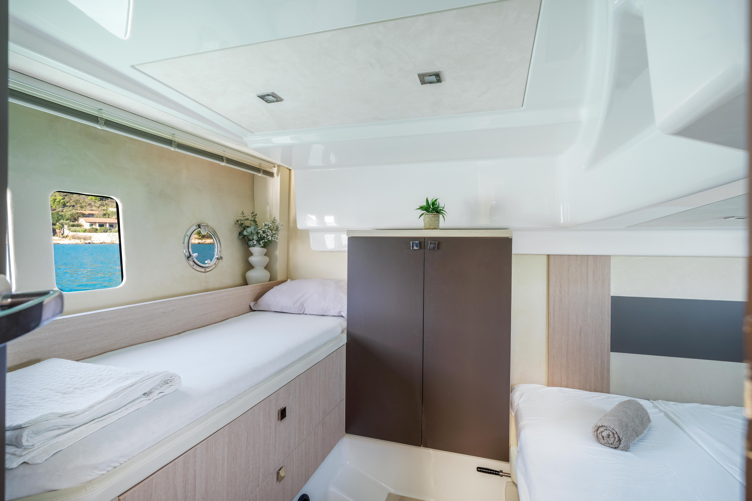 Cranchi M44 HT — photo 11