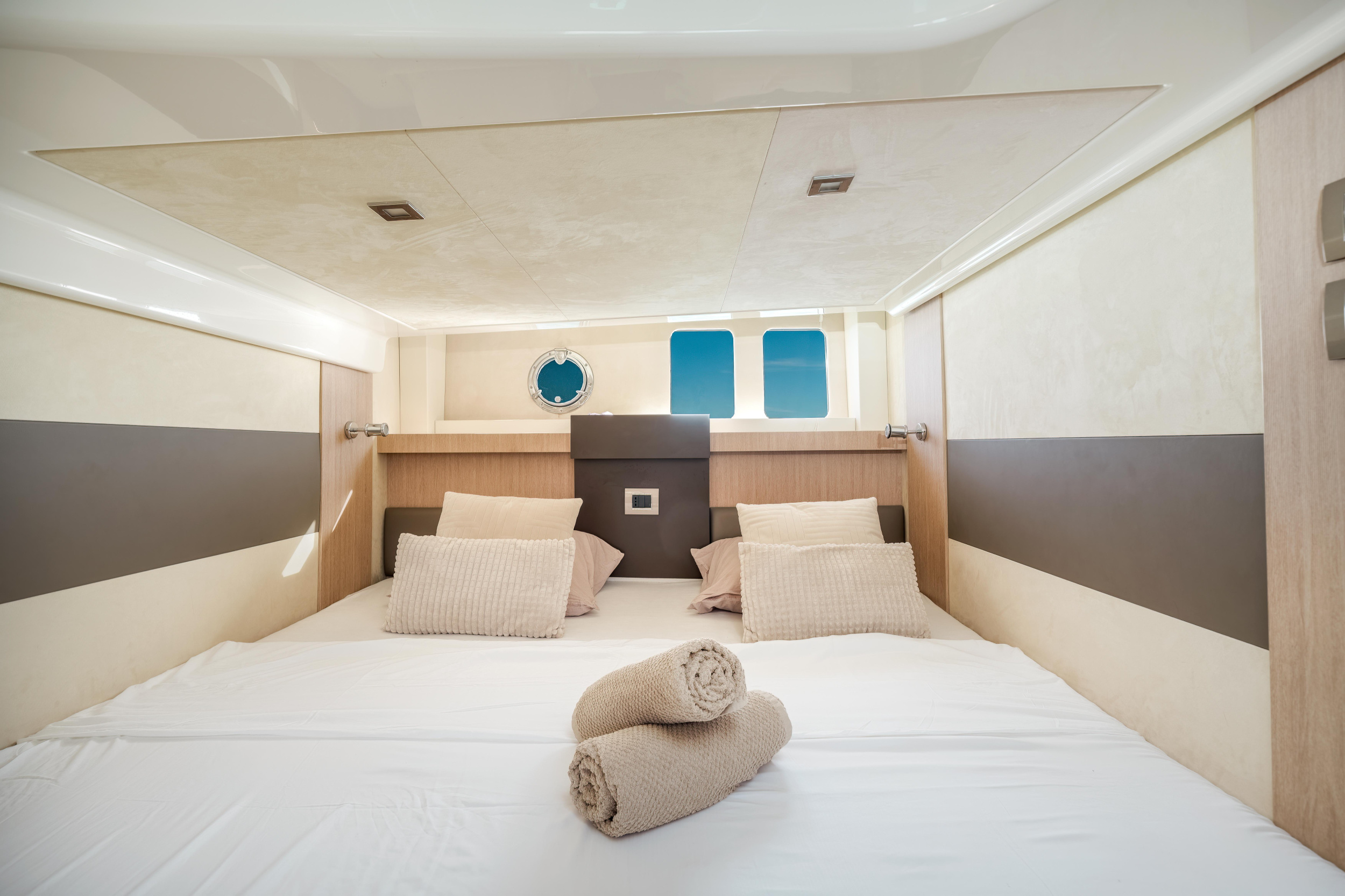 Cranchi M44 HT — photo 41