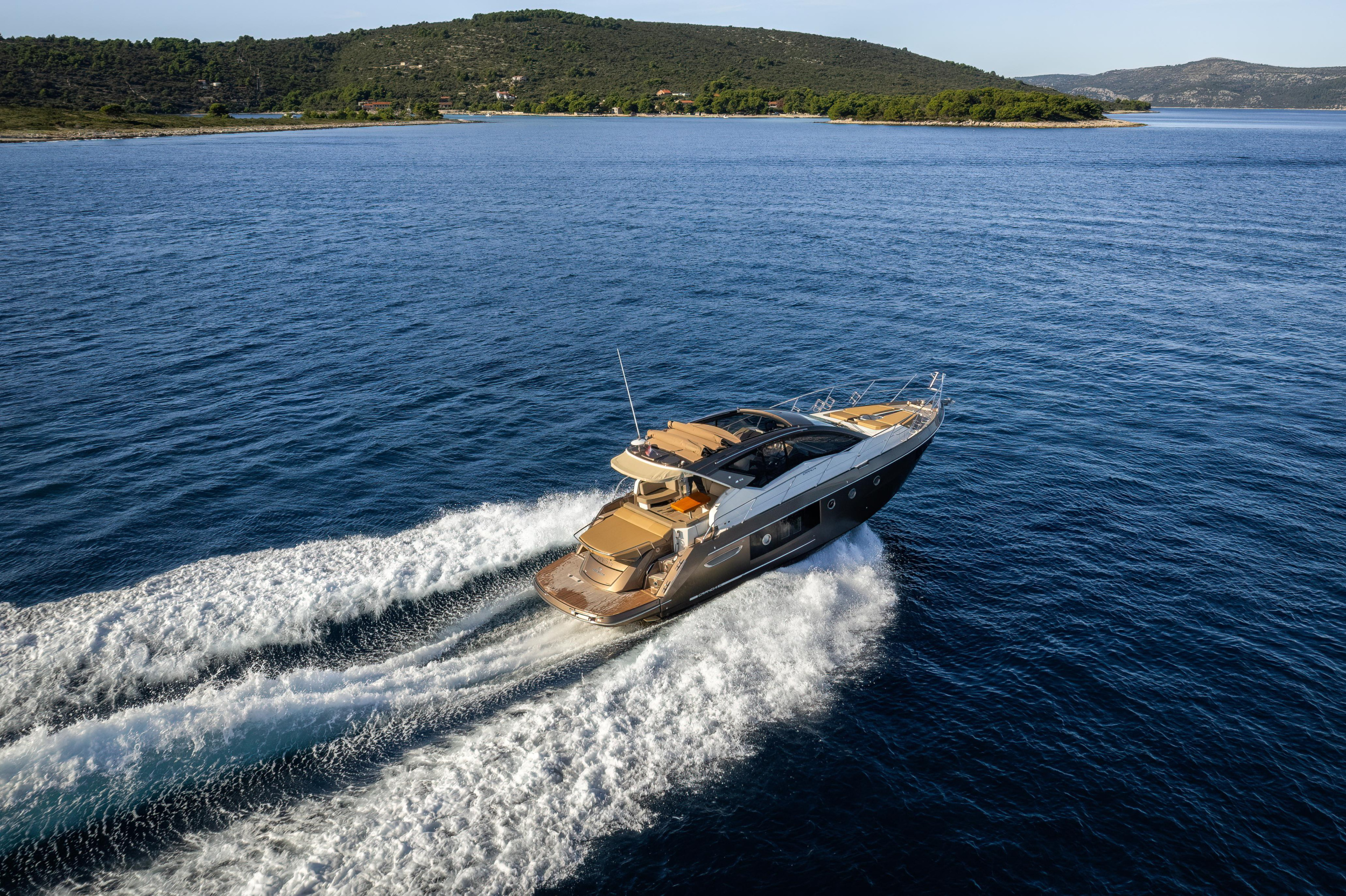 Cranchi M44 HT — photo 2