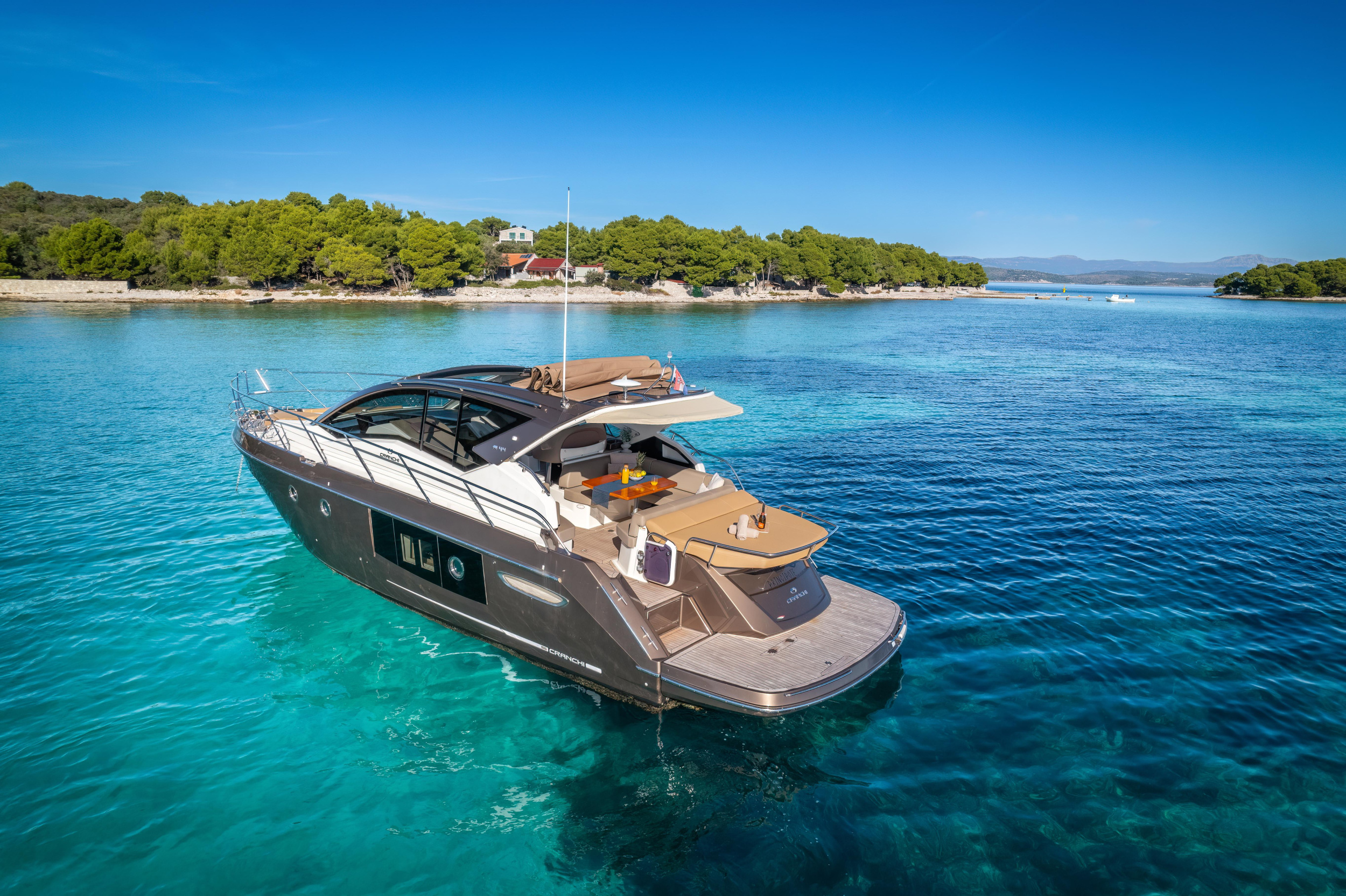 Cranchi M44 HT — photo 25