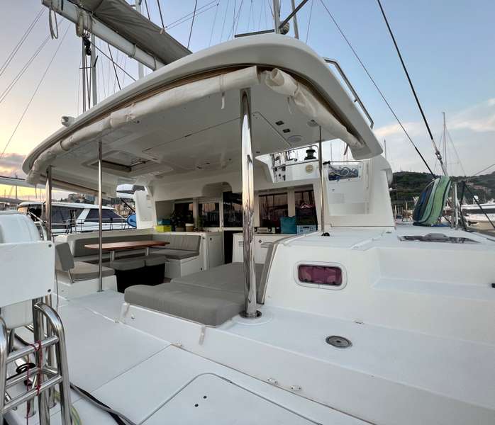Lagoon 450 Fly — photo 18