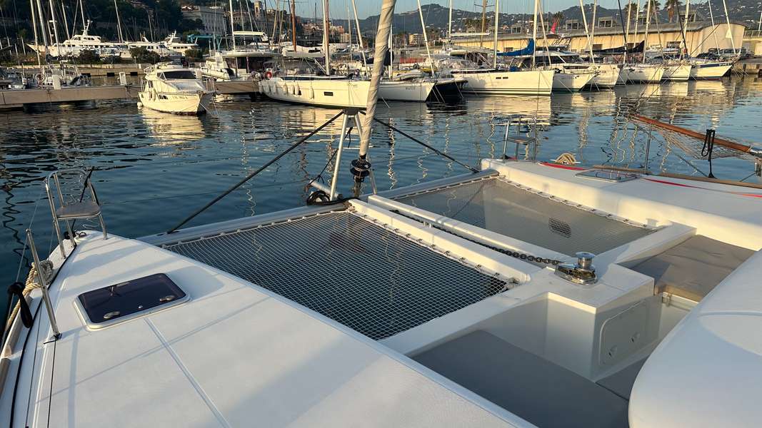 Lagoon 450 Fly — photo 14