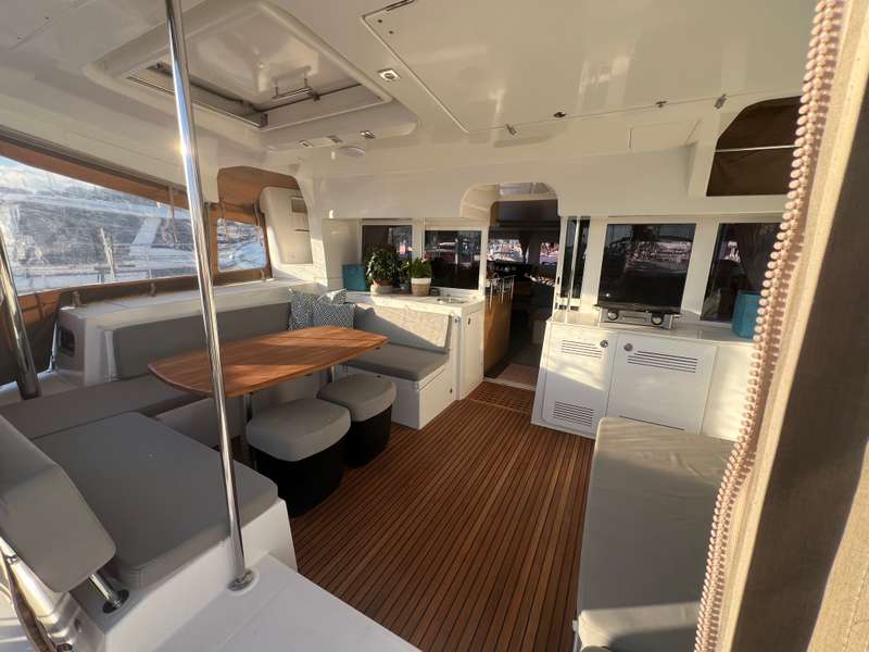 Lagoon 450 Fly — photo 11
