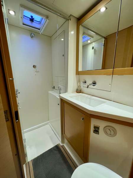 Lagoon 450 Fly — photo 28