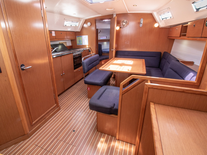 Bavaria 40 — photo 3