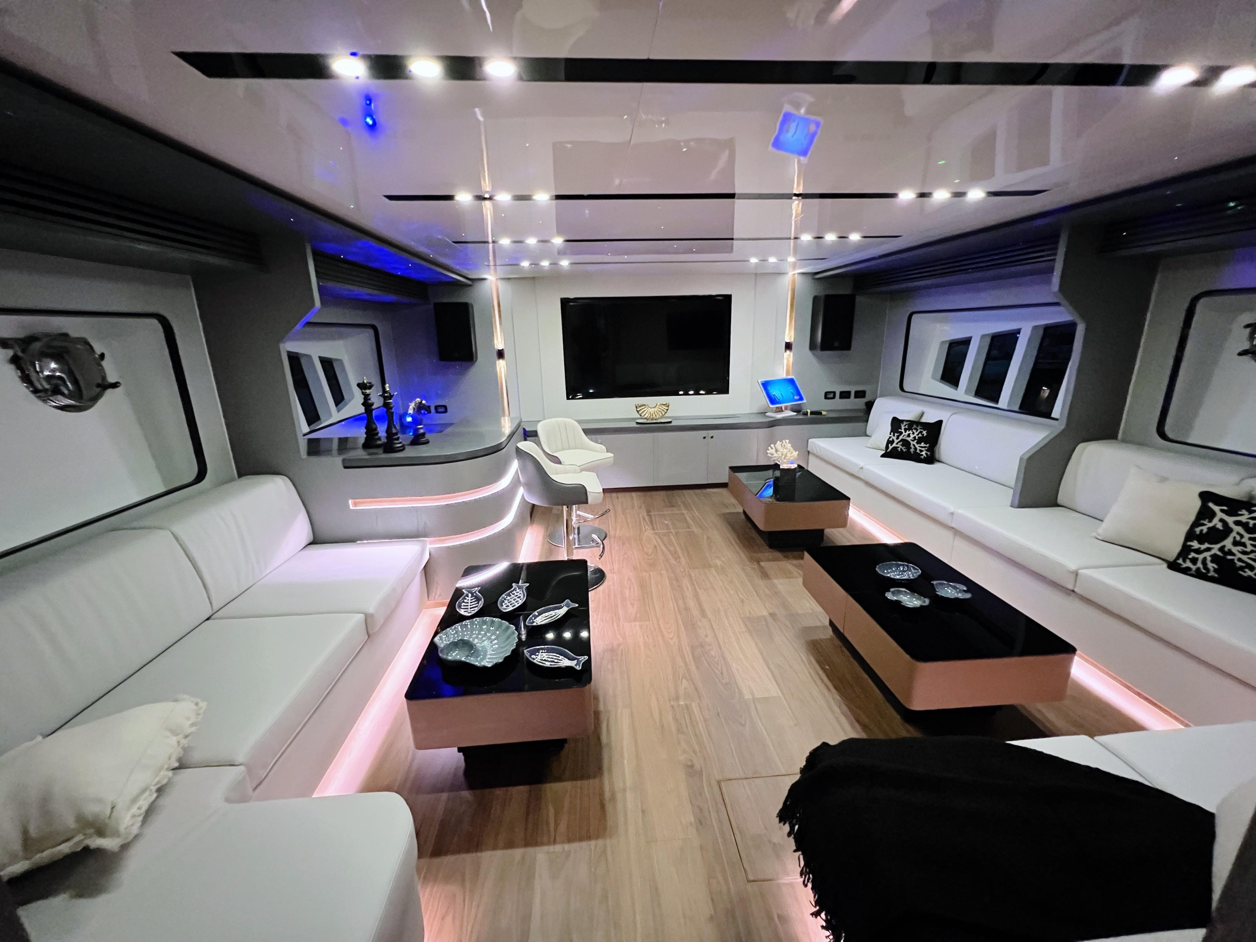 Luxury Motor Yacht X32 — photo 5