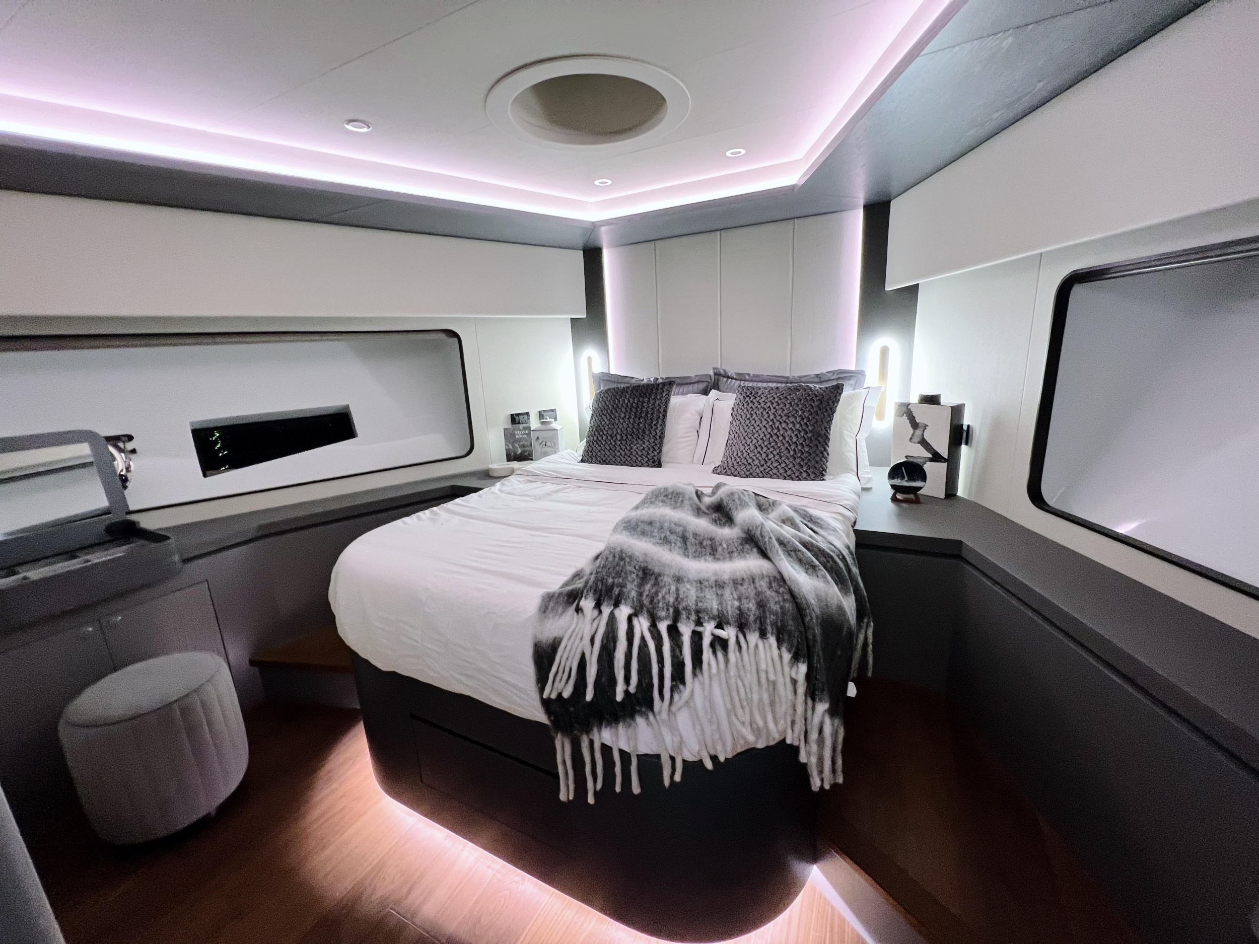 Luxury Motor Yacht X32 — photo 7