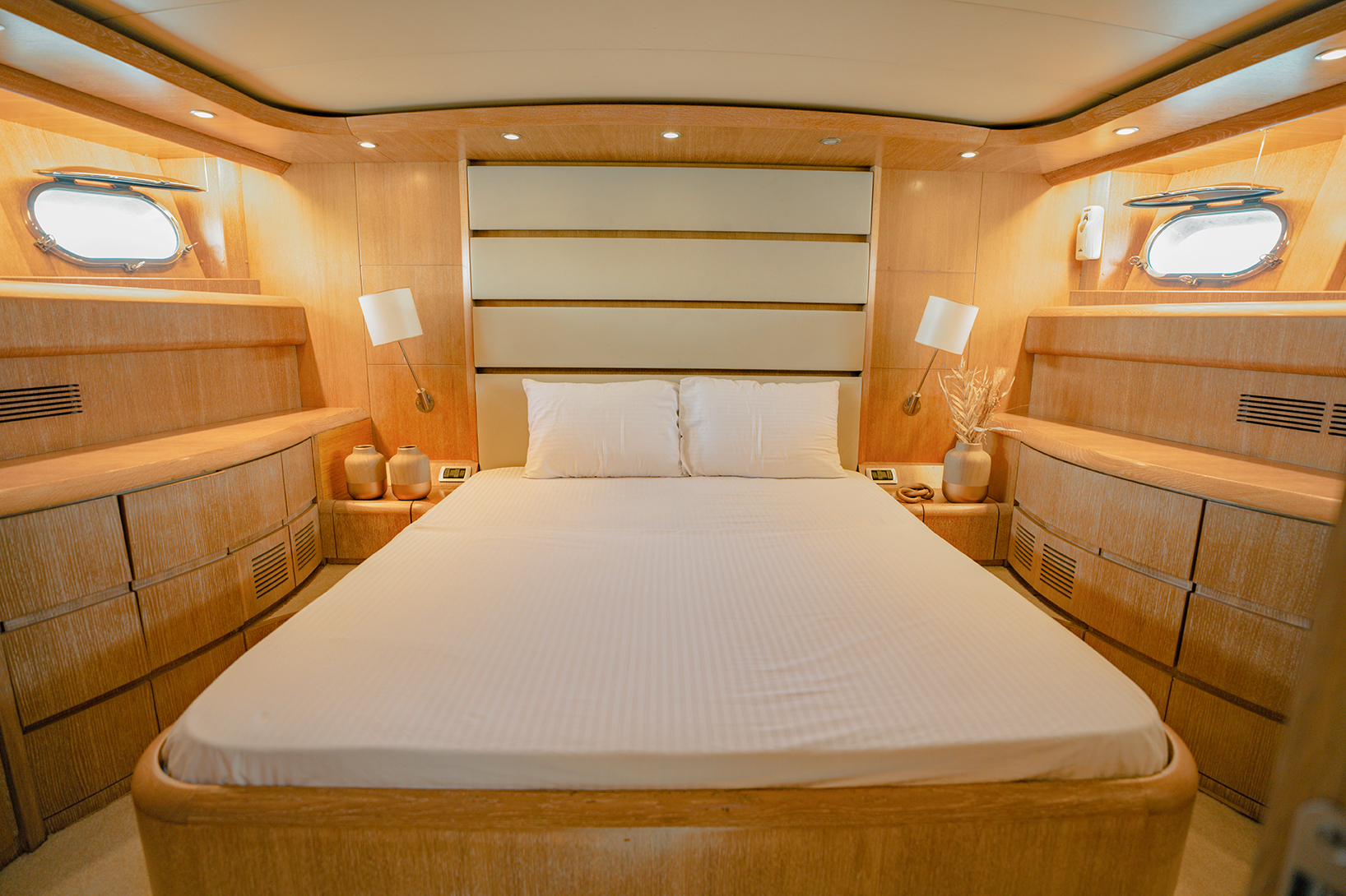 Luxury Motor Yacht X12 — photo 14