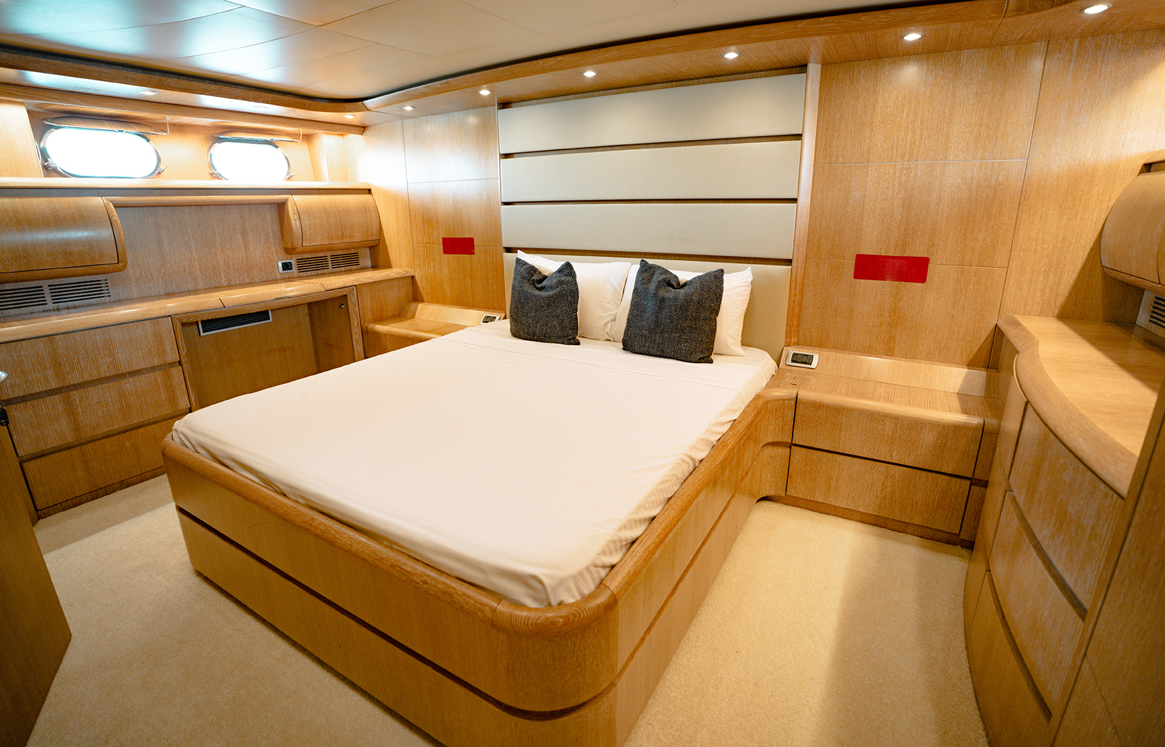 Luxury Motor Yacht X12 — photo 12