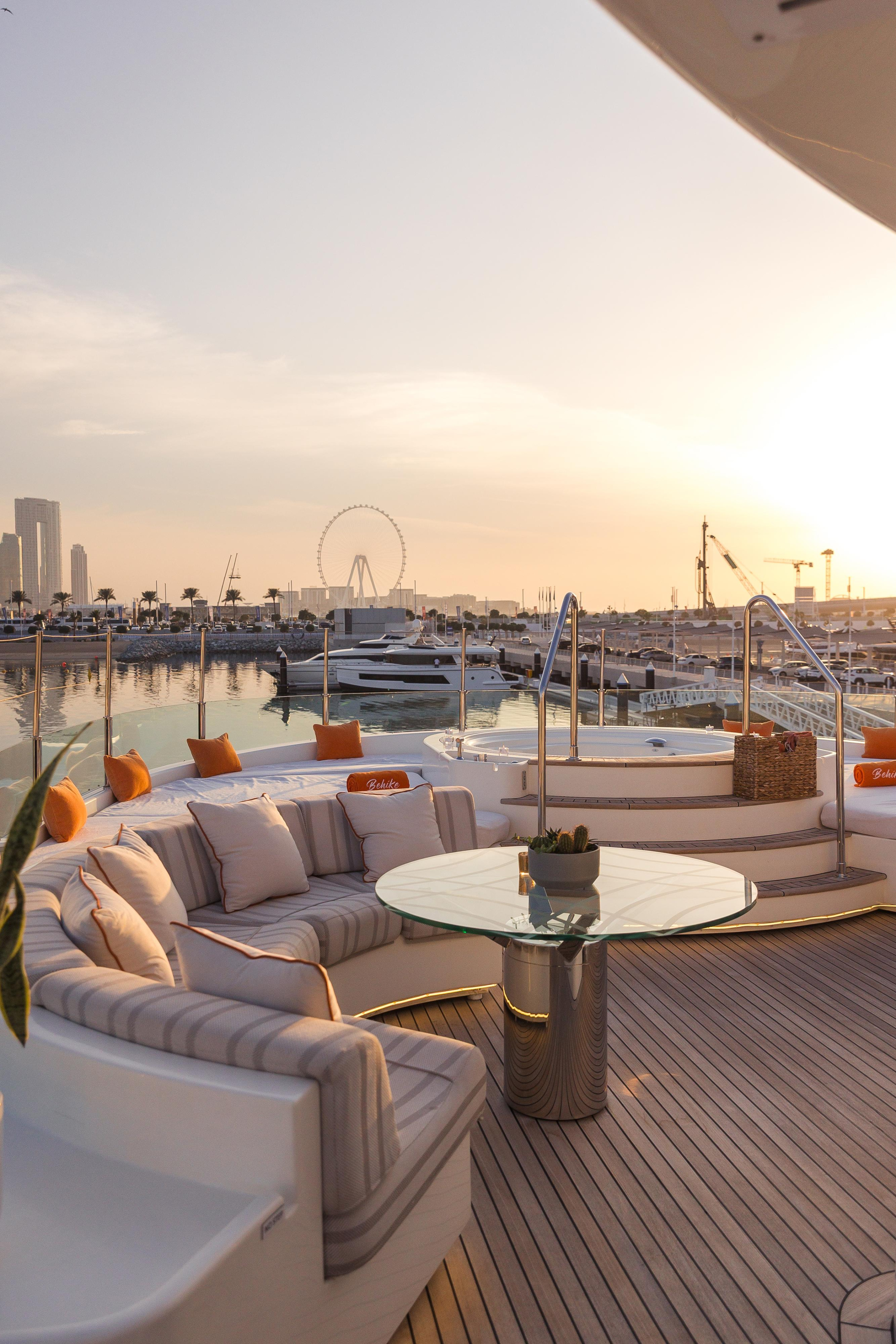 Luxury Motor Yacht B — photo 31