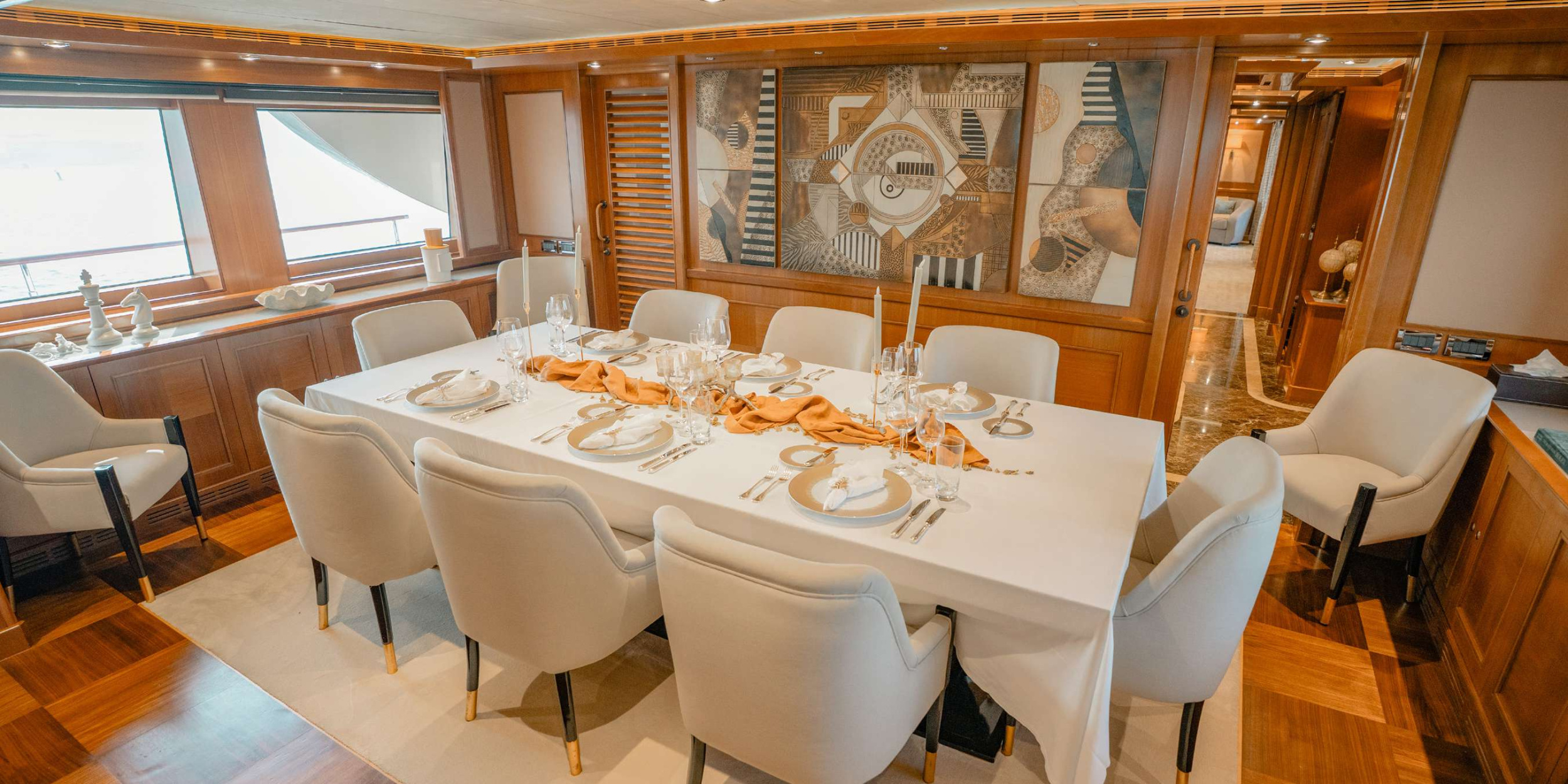 Luxury Motor Yacht B — photo 19