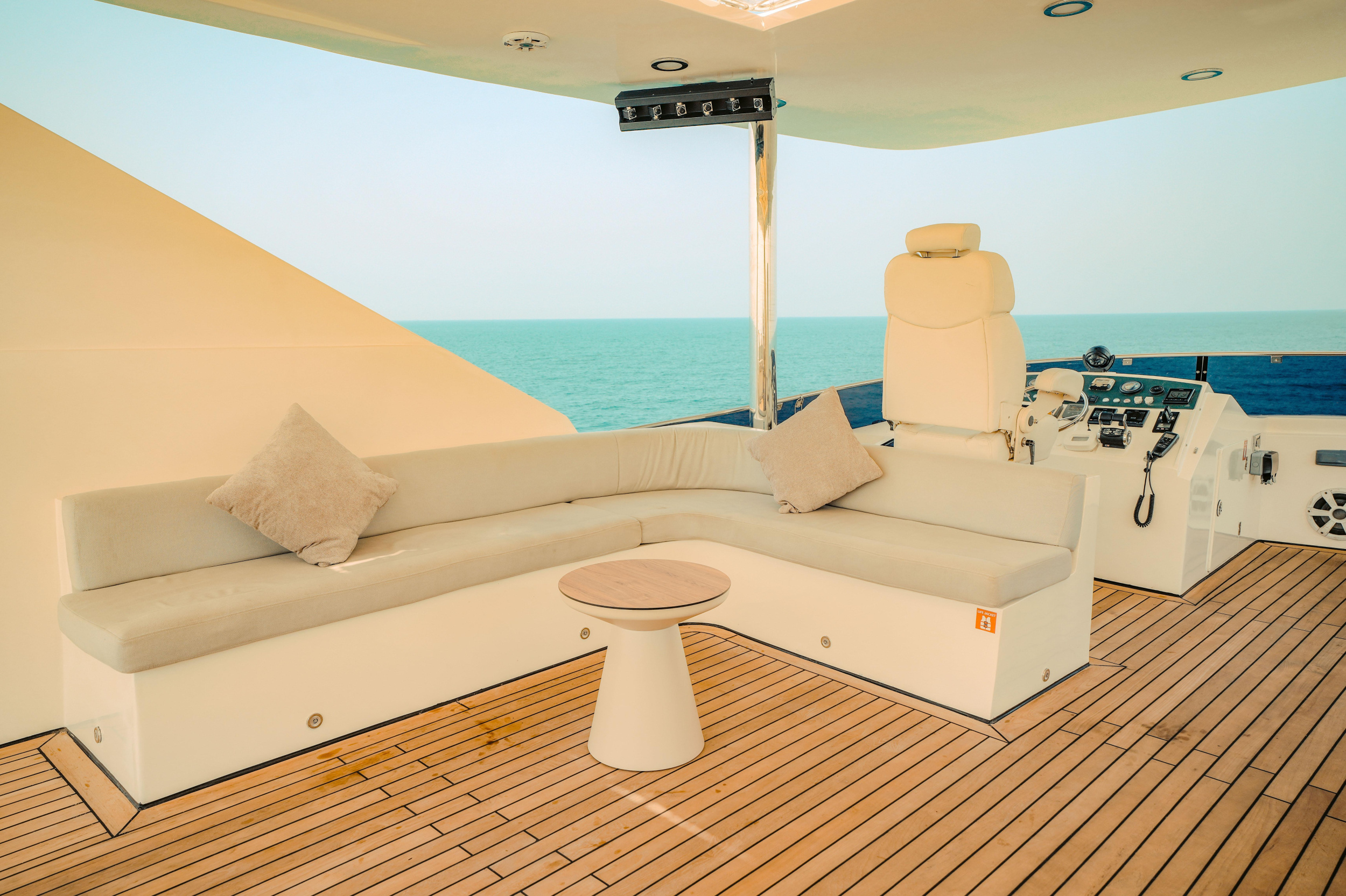 Luxury Motor Yacht S — photo 40