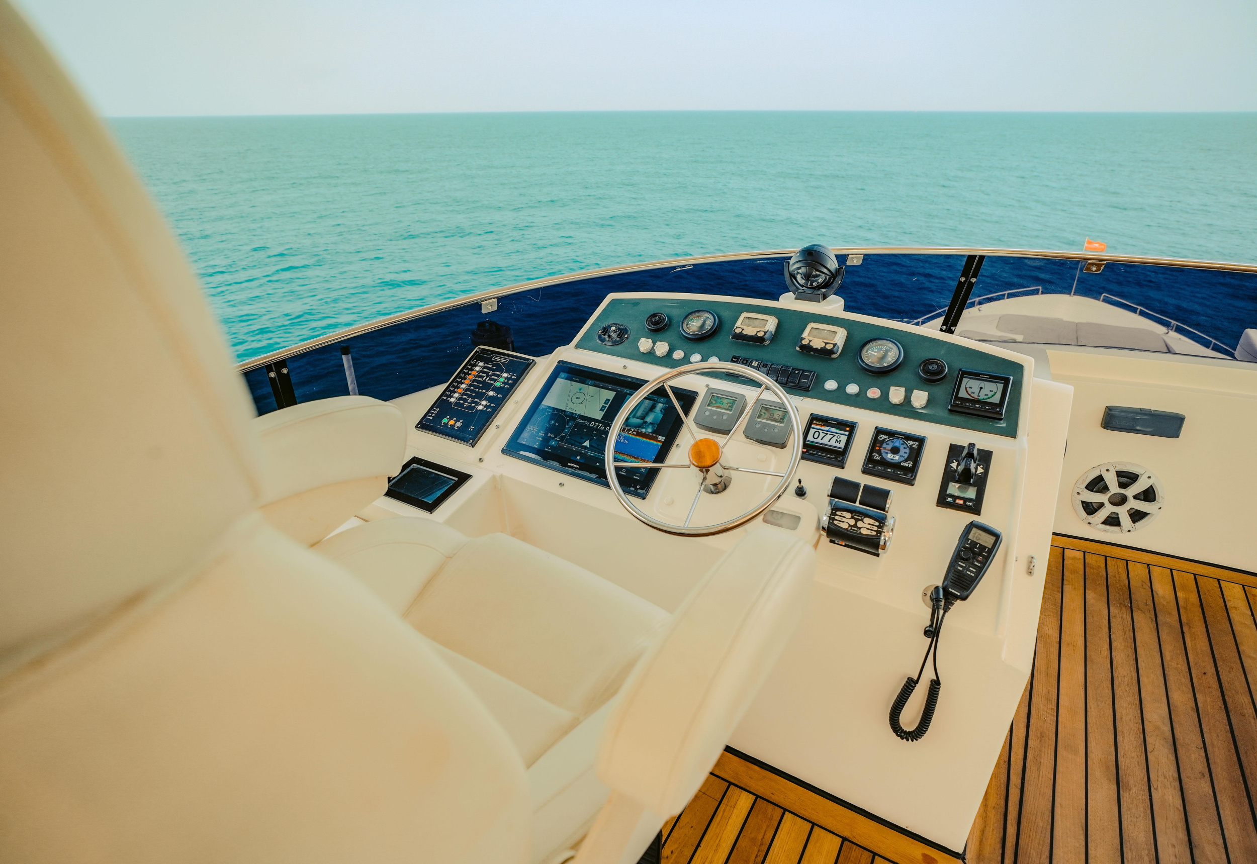 Luxury Motor Yacht S — photo 16