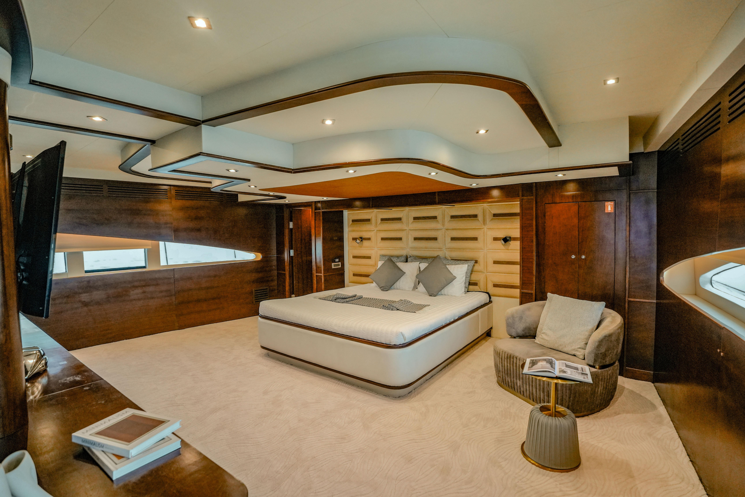 Luxury Motor Yacht S — photo 2