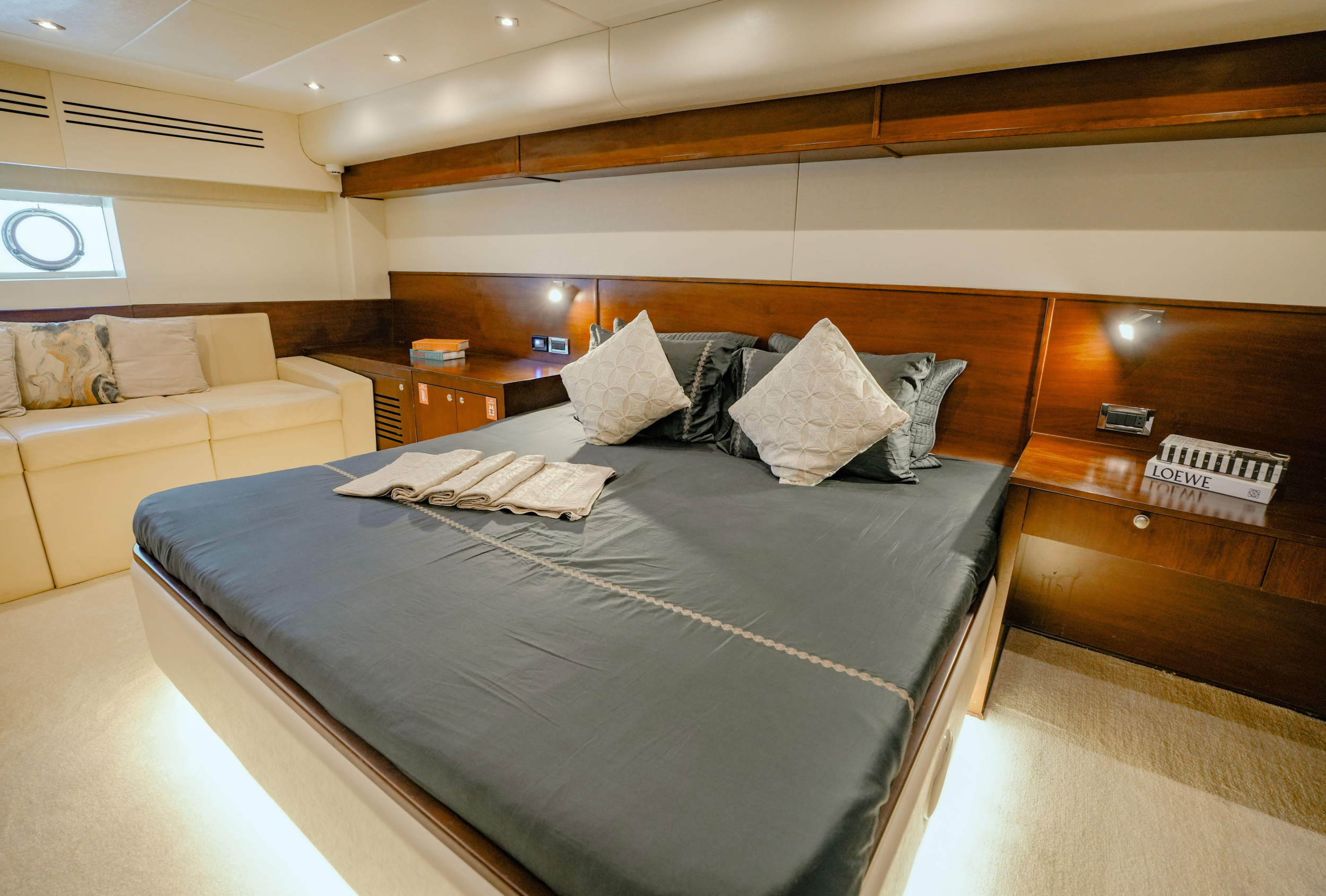 Luxury Motor Yacht S — photo 19