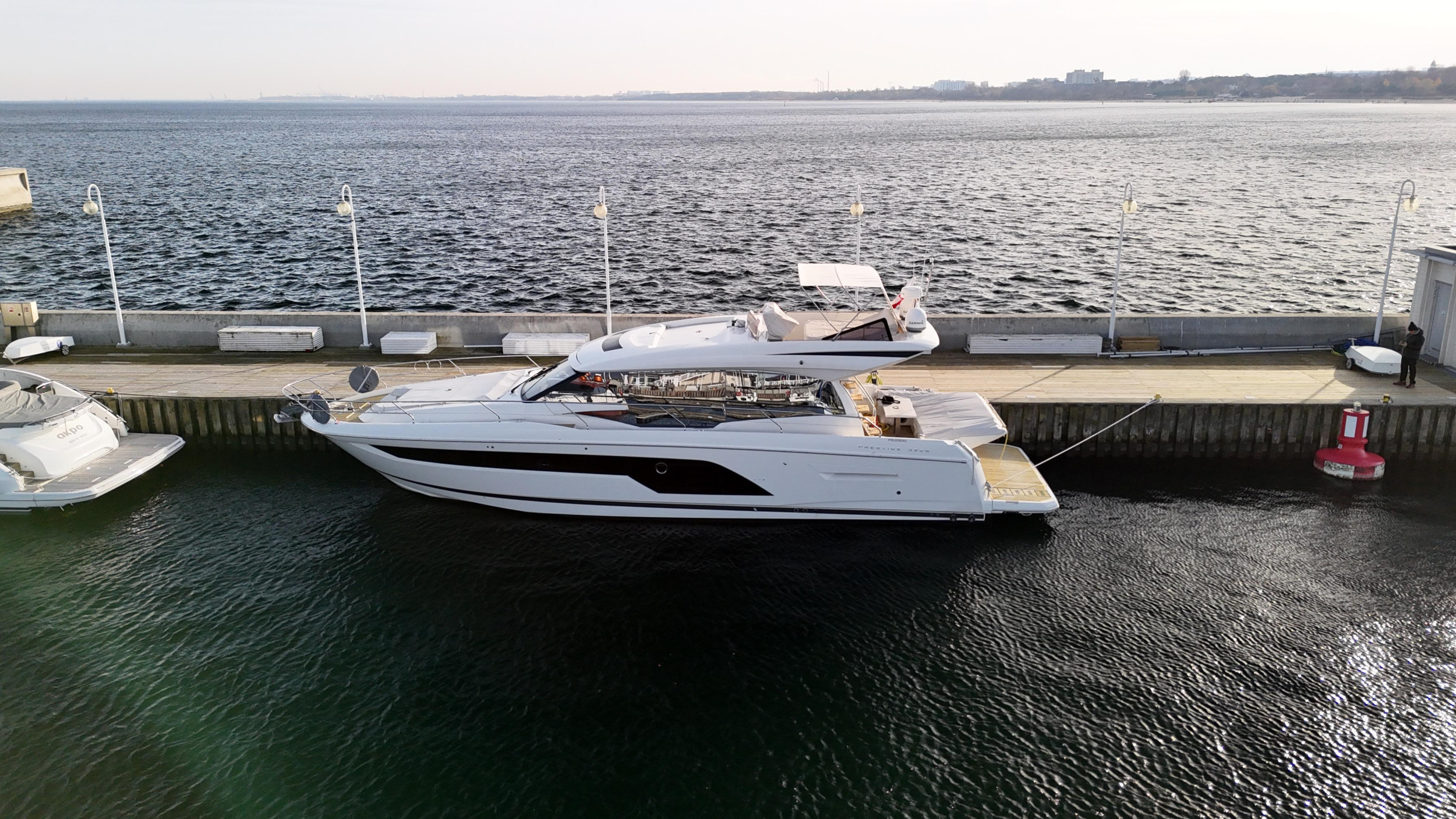 Prestige 590 Fly — photo 8