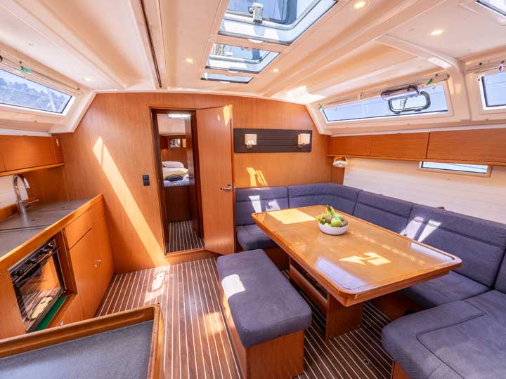 Bavaria 46 — photo 6