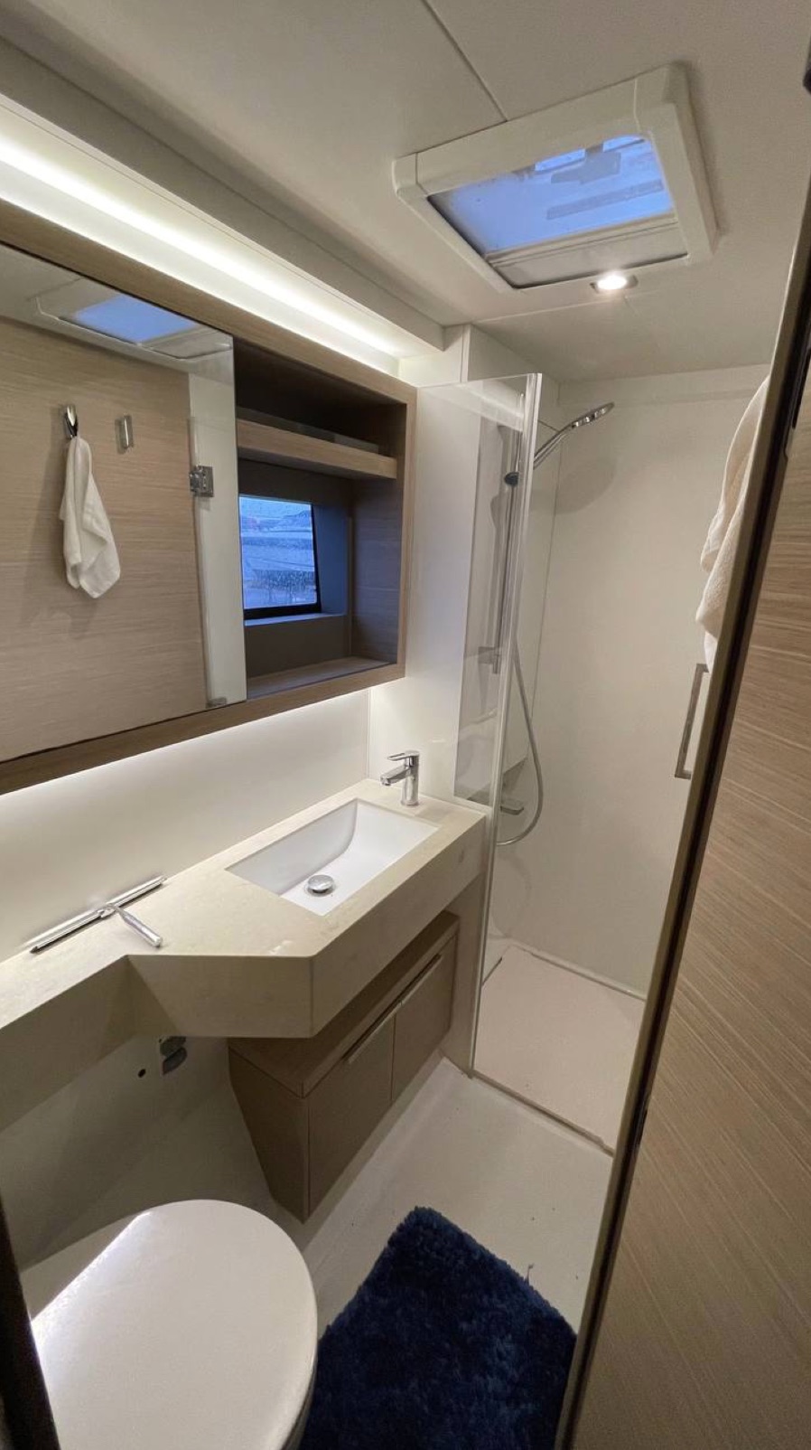 Lagoon 51 — photo 2