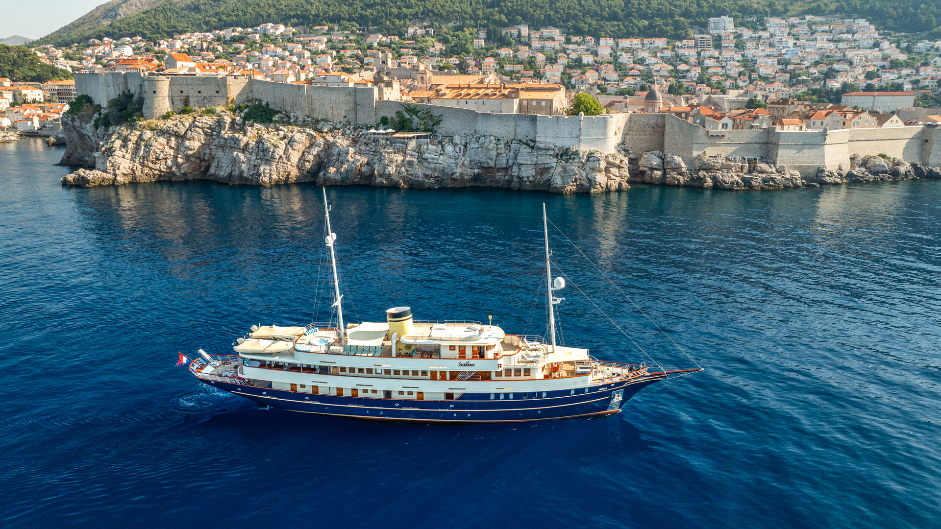 Luxury motoryacht — photo 2