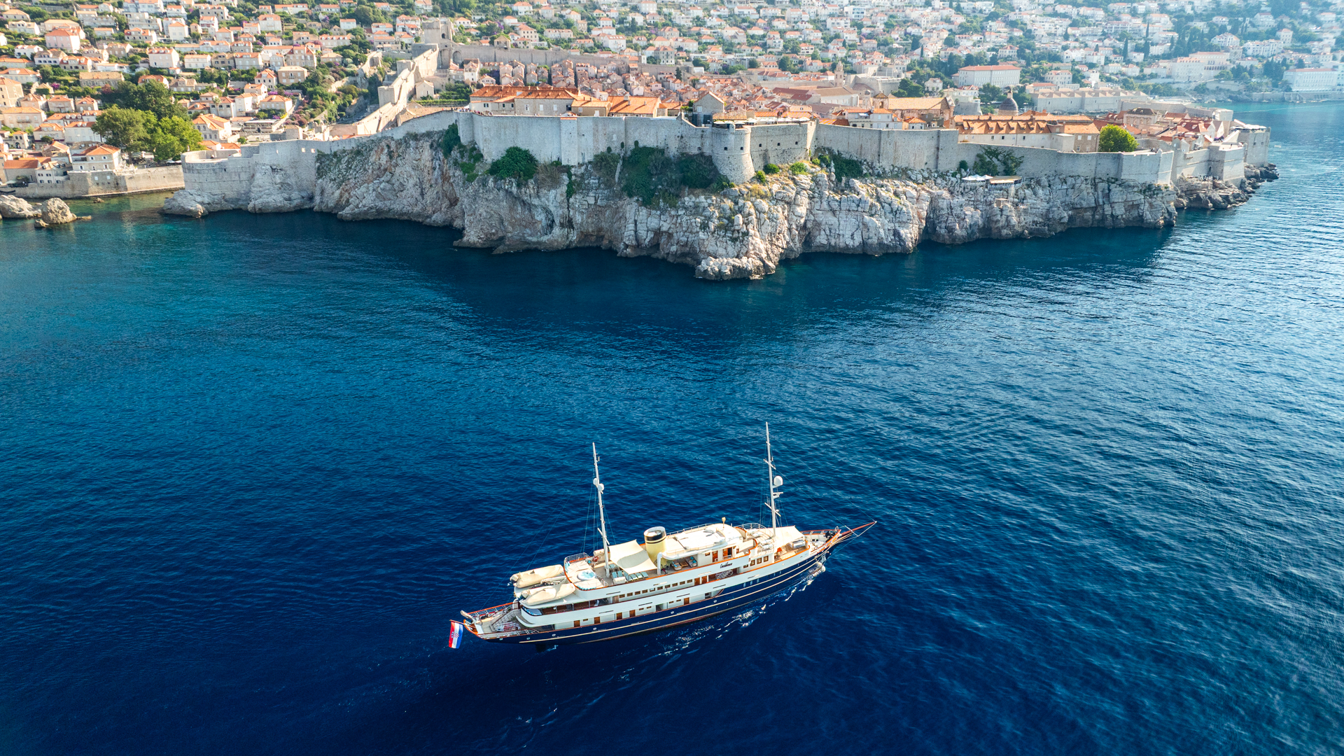 Luxury motoryacht — photo 15