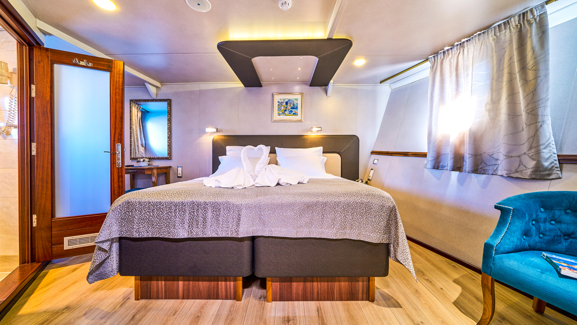 Luxury motoryacht — photo 9