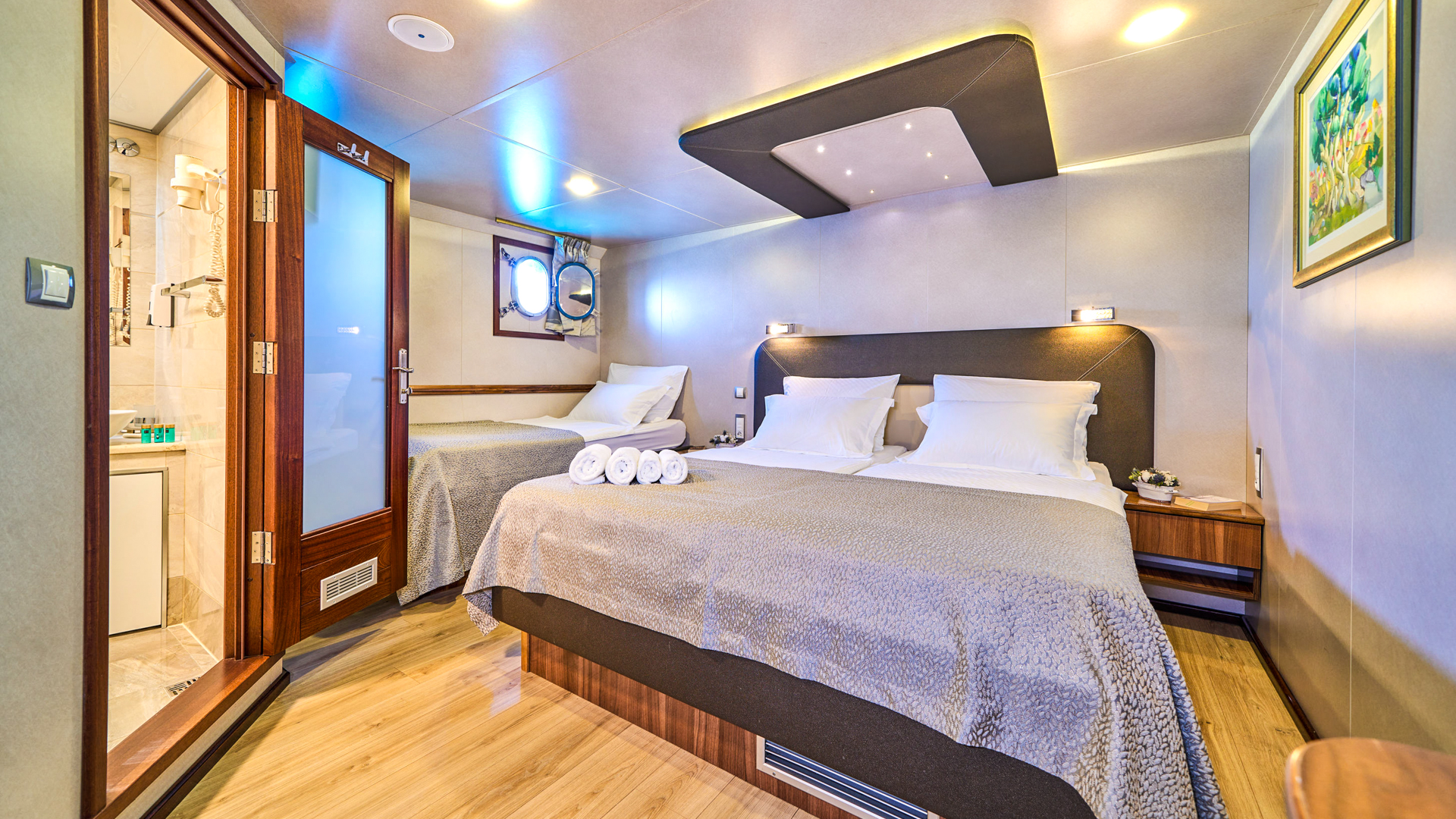 Luxury motoryacht — photo 17